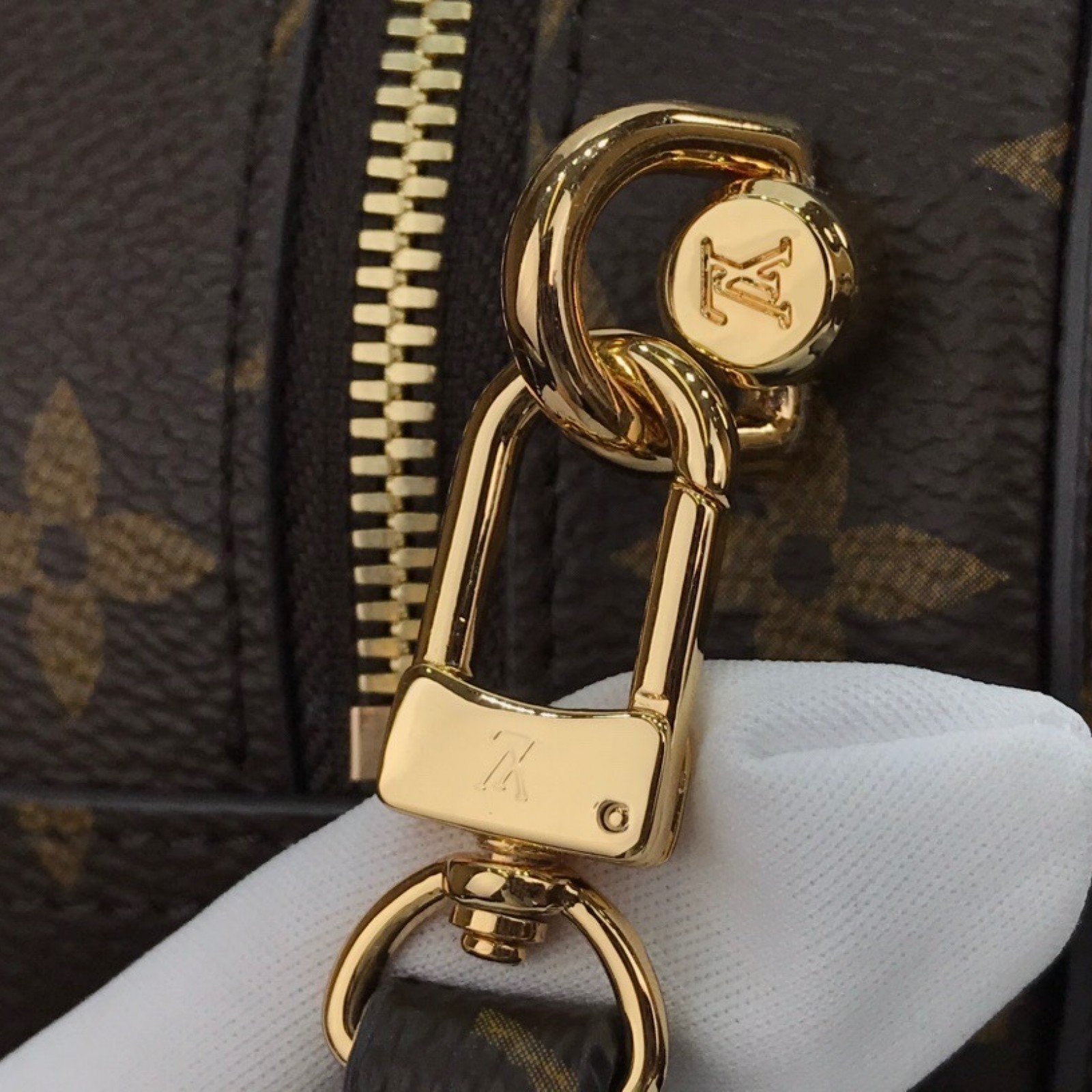 LV Shoulder bag M52298