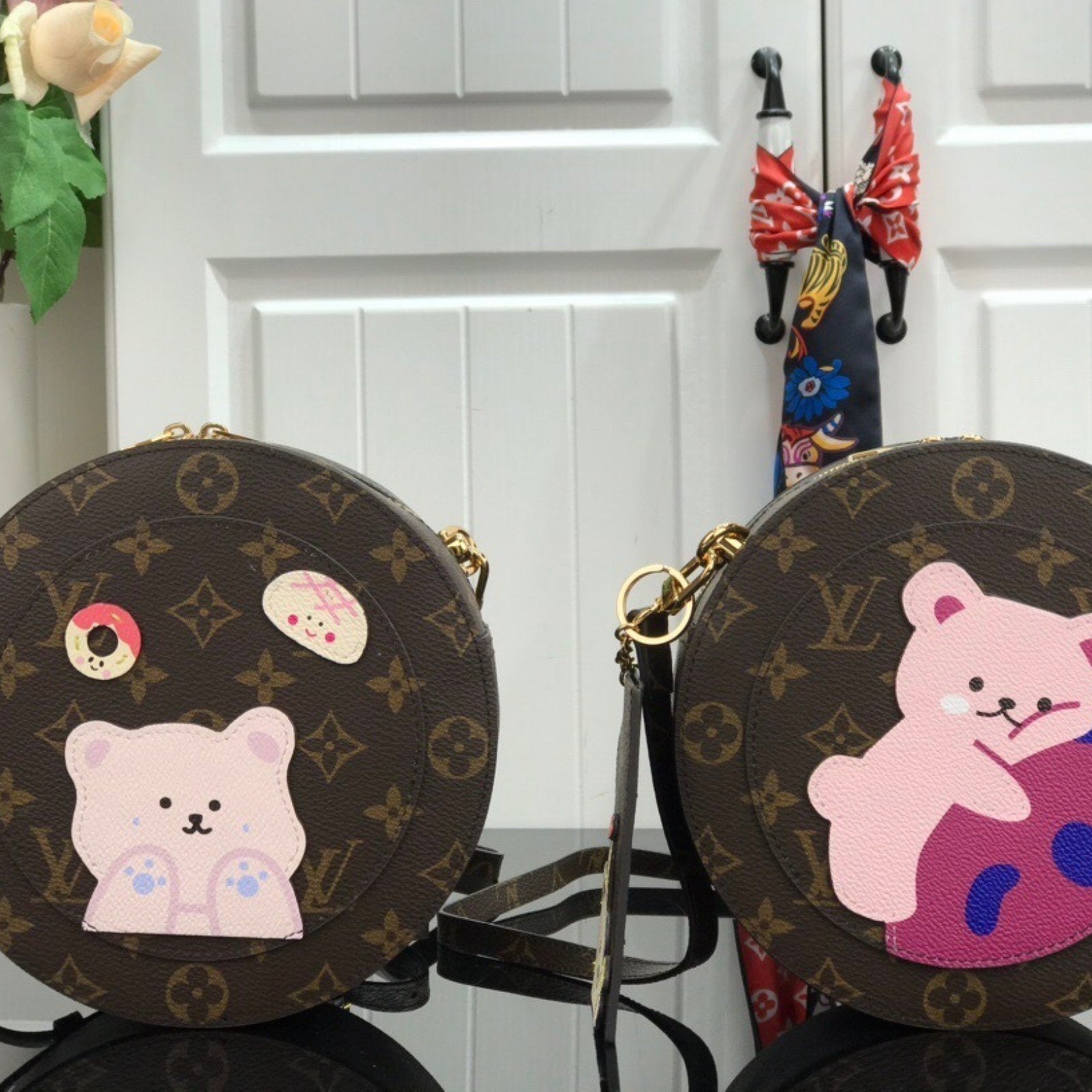 LV Shoulder bag M52298