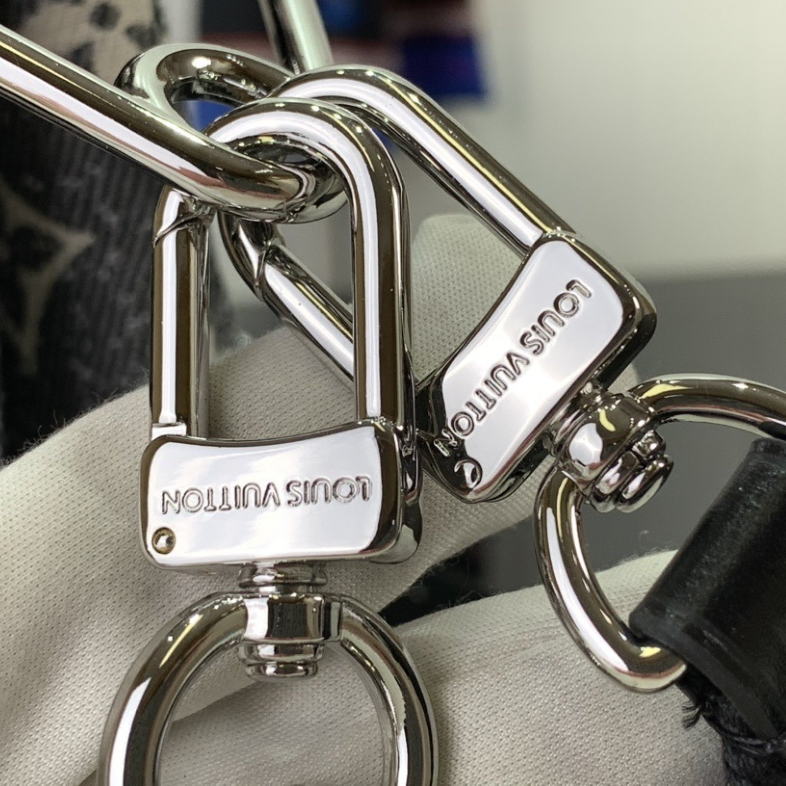 LV Shoulder bag M57790Q