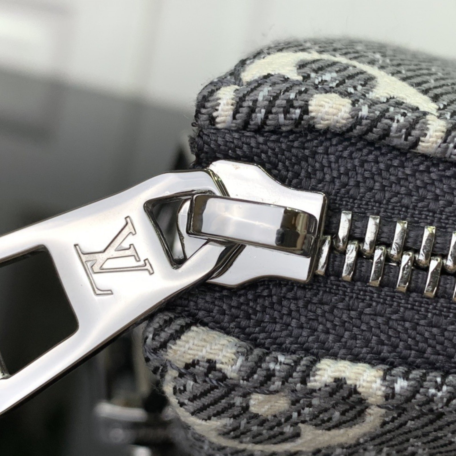 LV Shoulder bag M57790Q