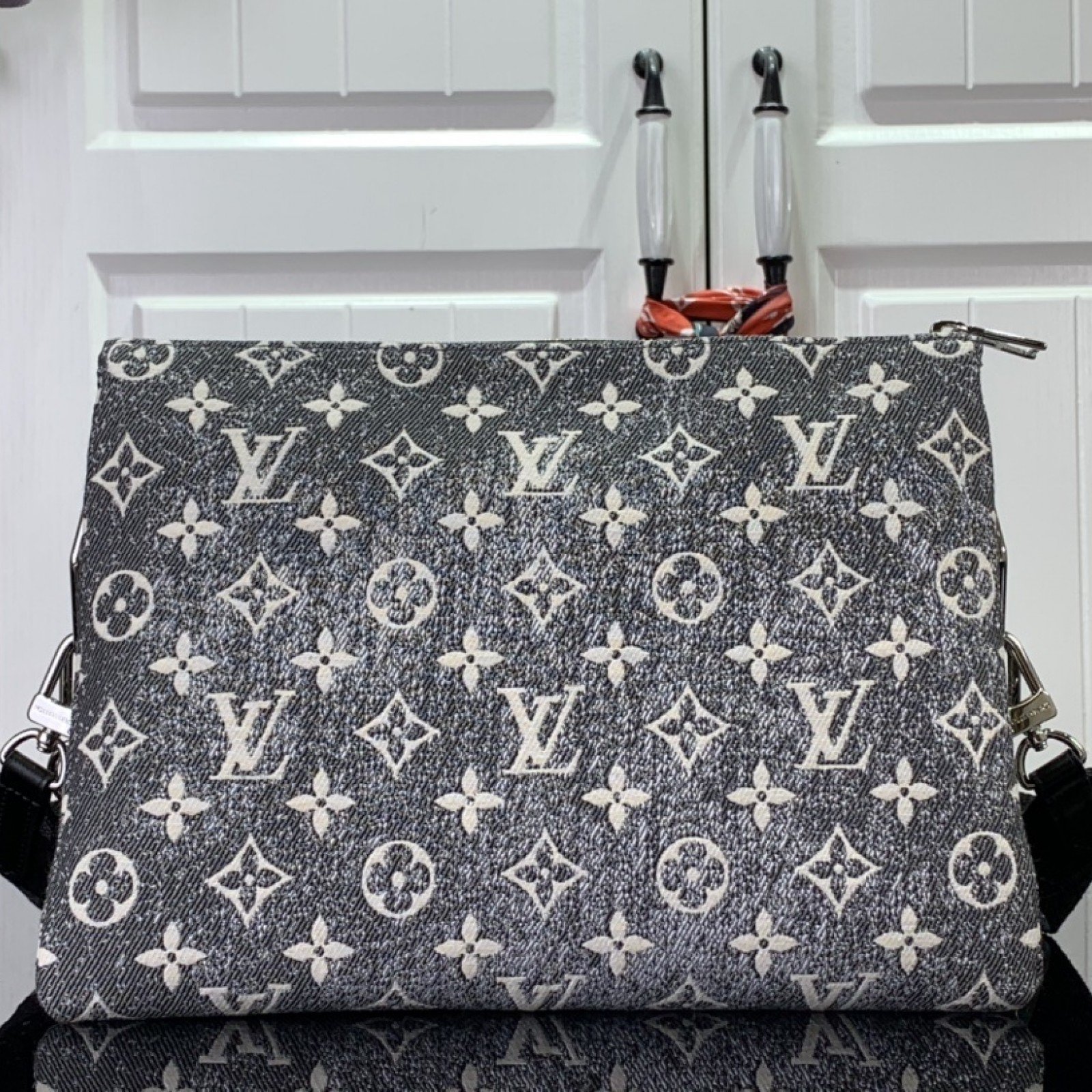 LV Shoulder bag M57790Q