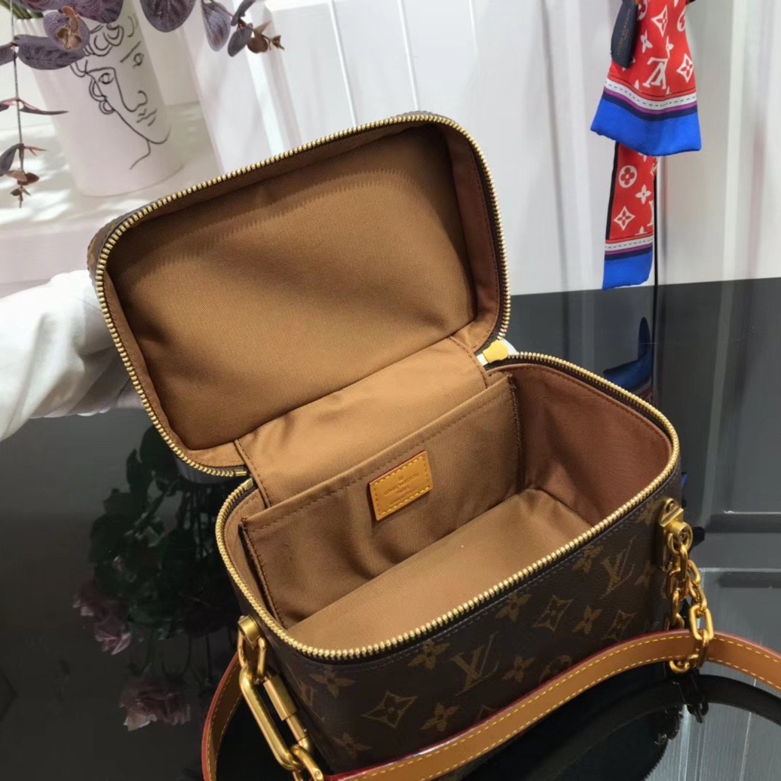 LV Shoulder bag M61113