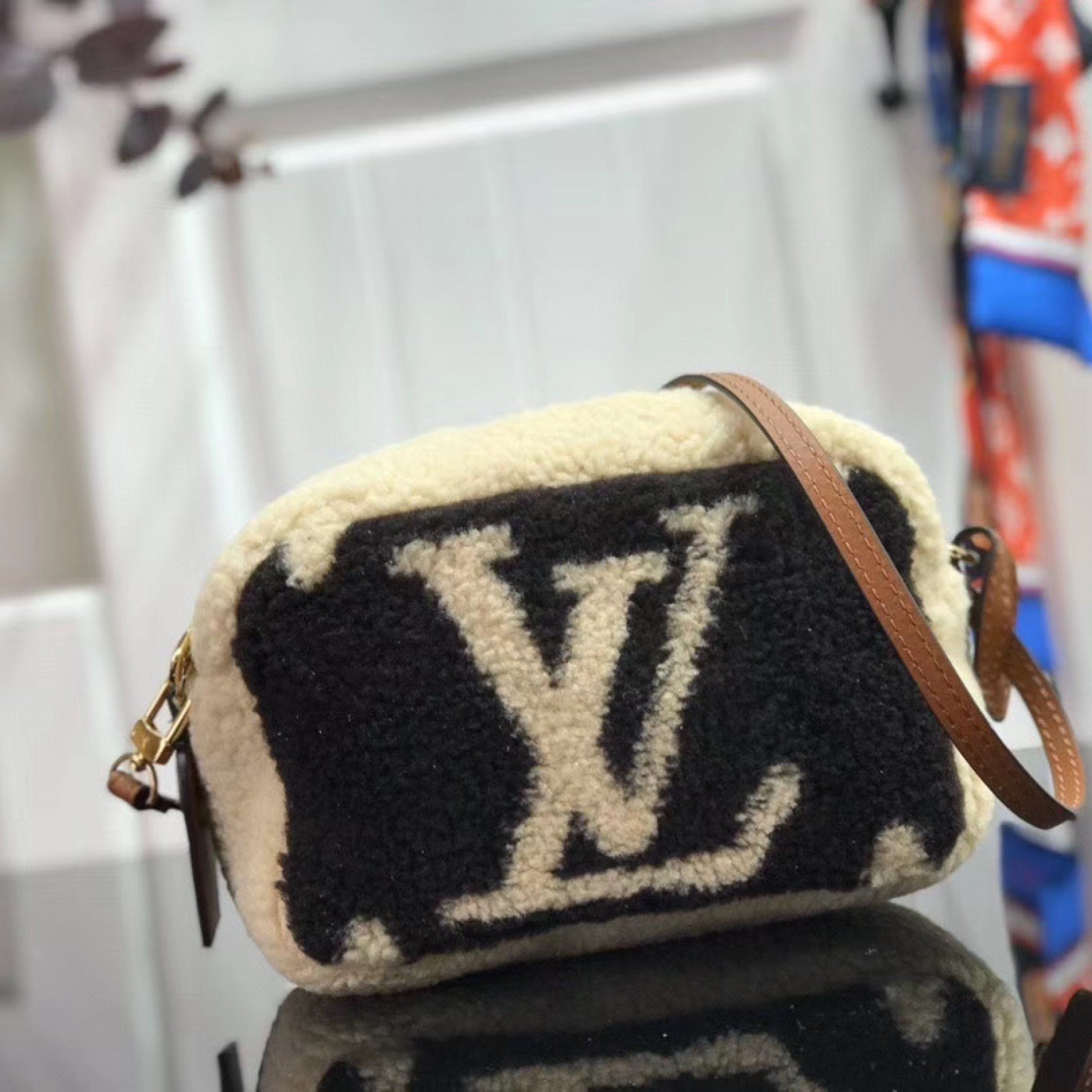LV Shoulder bag M68599