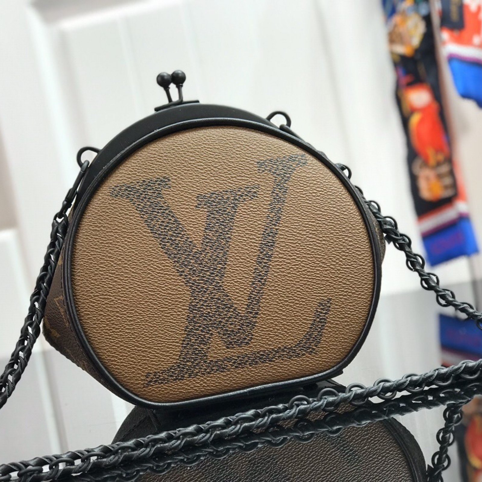 LV Shoulder bag M68606