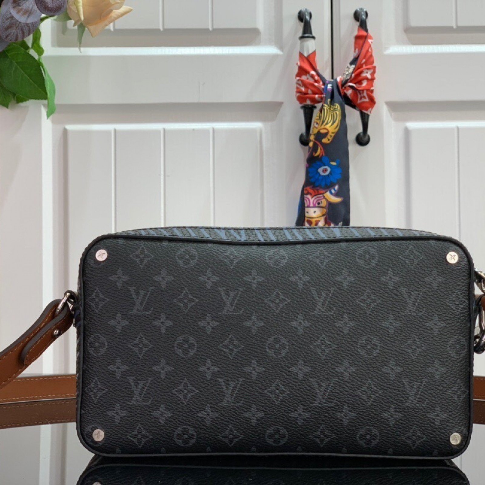 LV Shoulder bag M68688