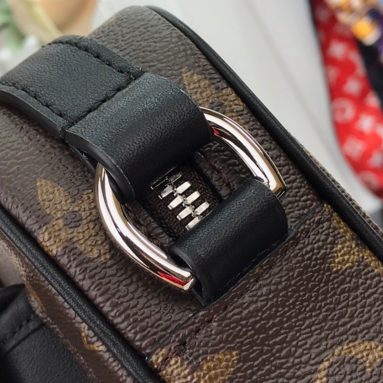 LV Shoulder bag M69404