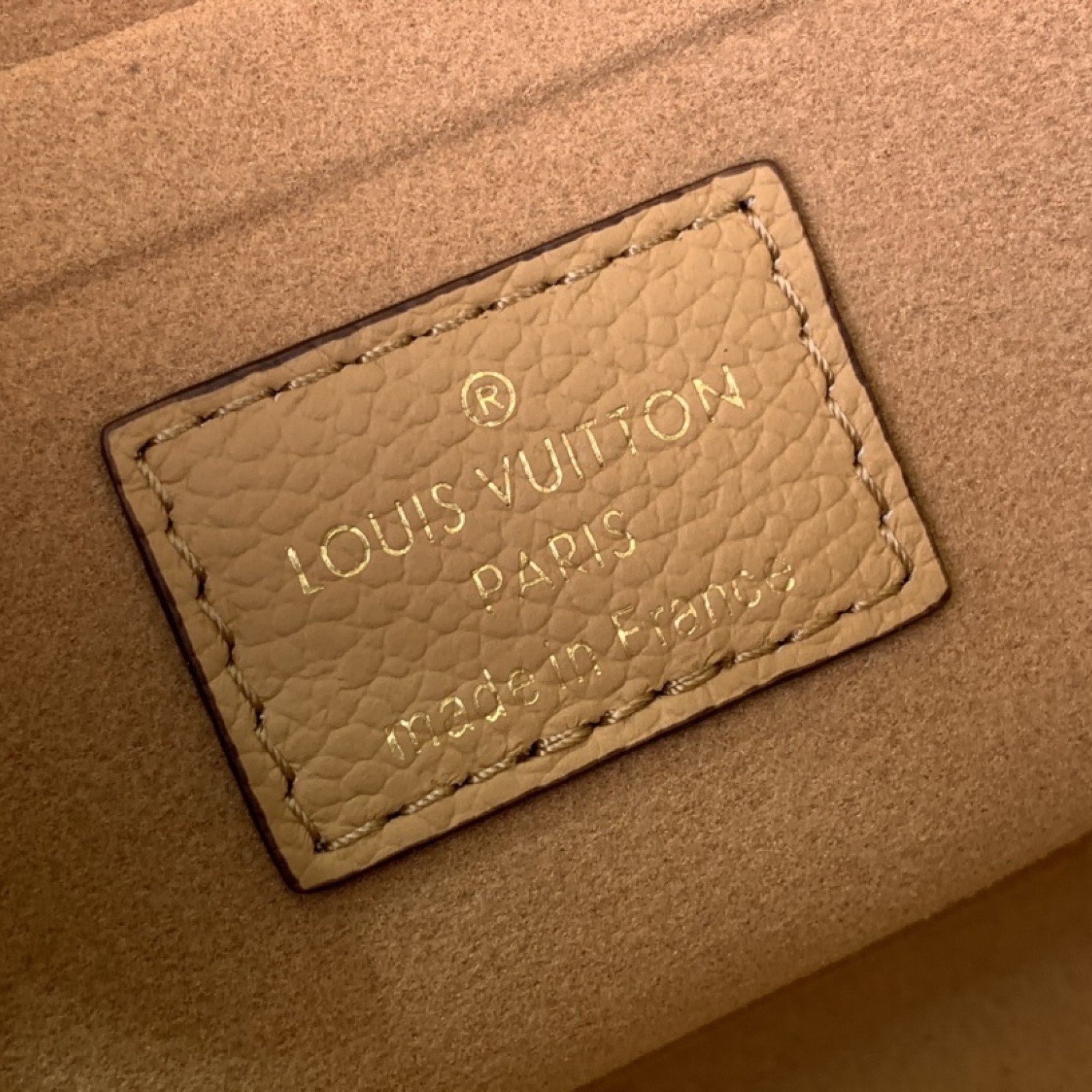 LV Shoulder bag M69977