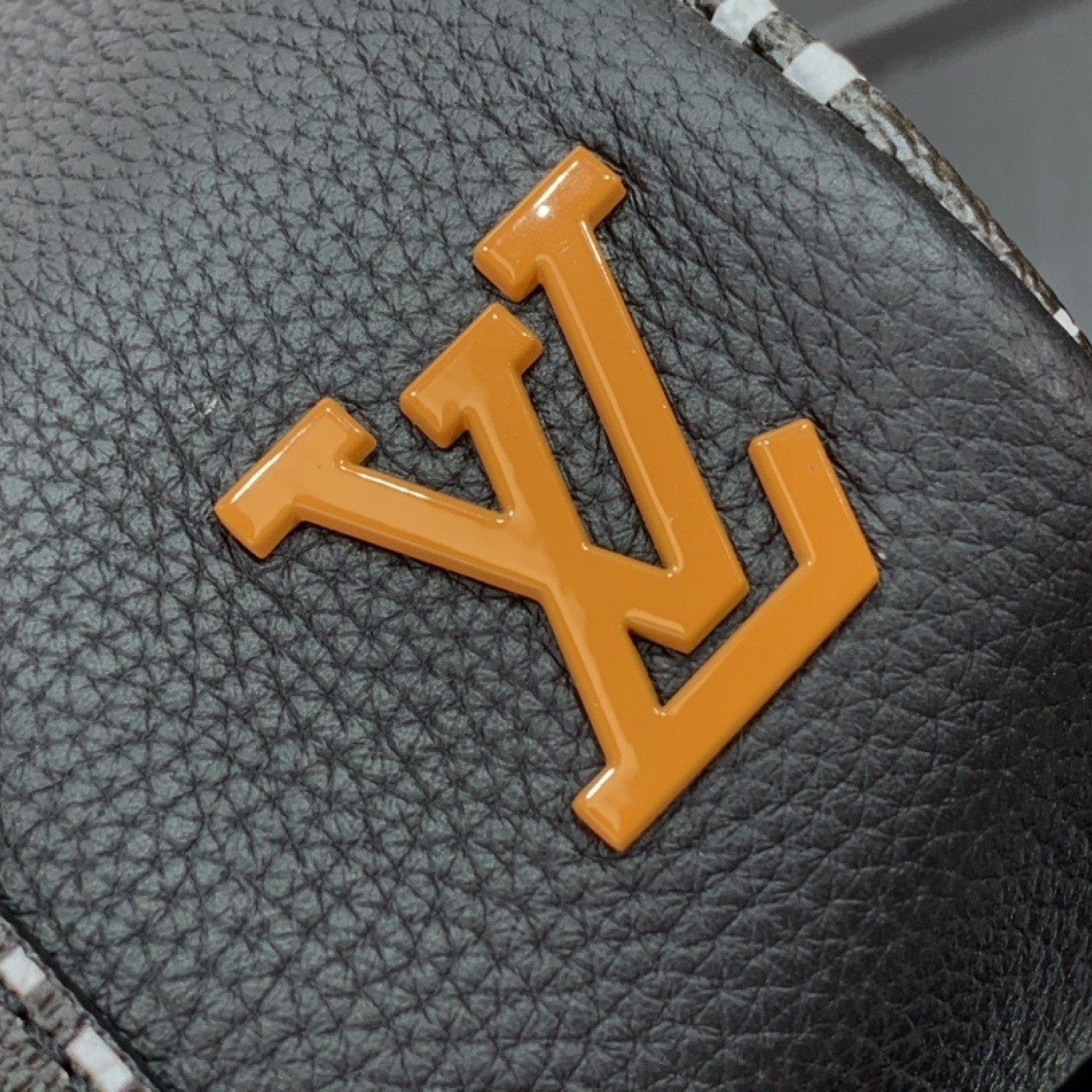 LV Shoulder bag M80202