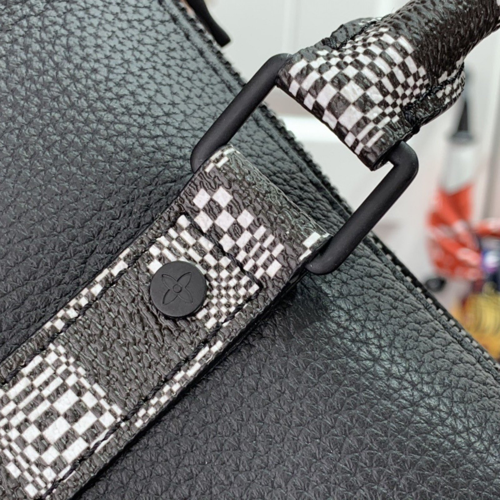 LV Shoulder bag M80202