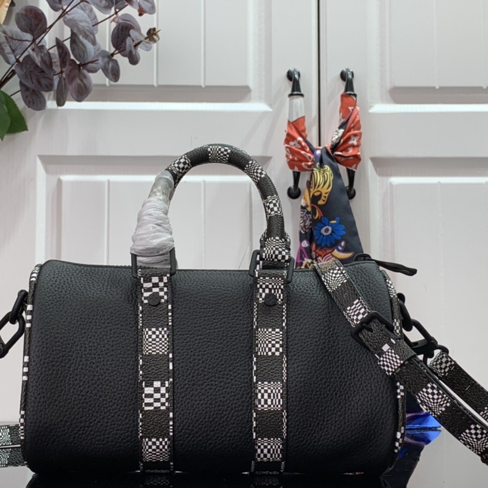 LV Shoulder bag M80202