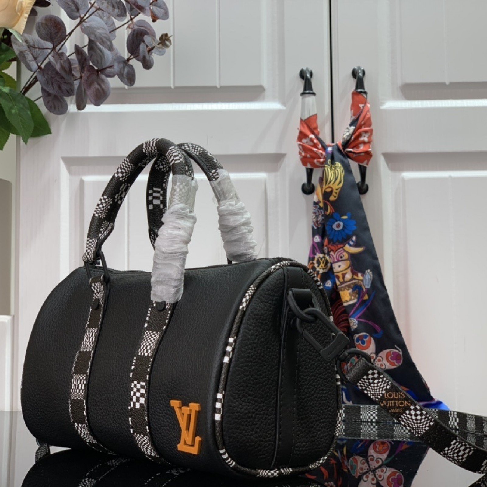 LV Shoulder bag M80202