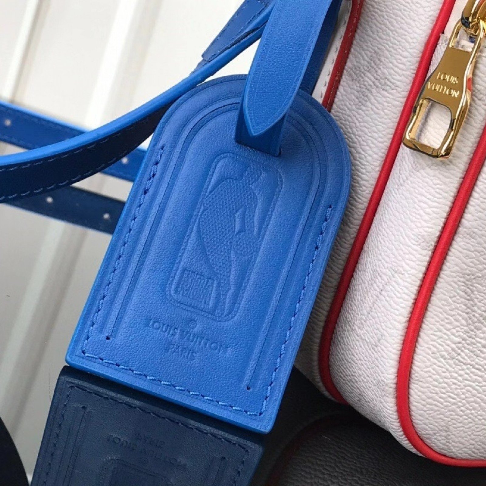 LV Shoulder bag M85141