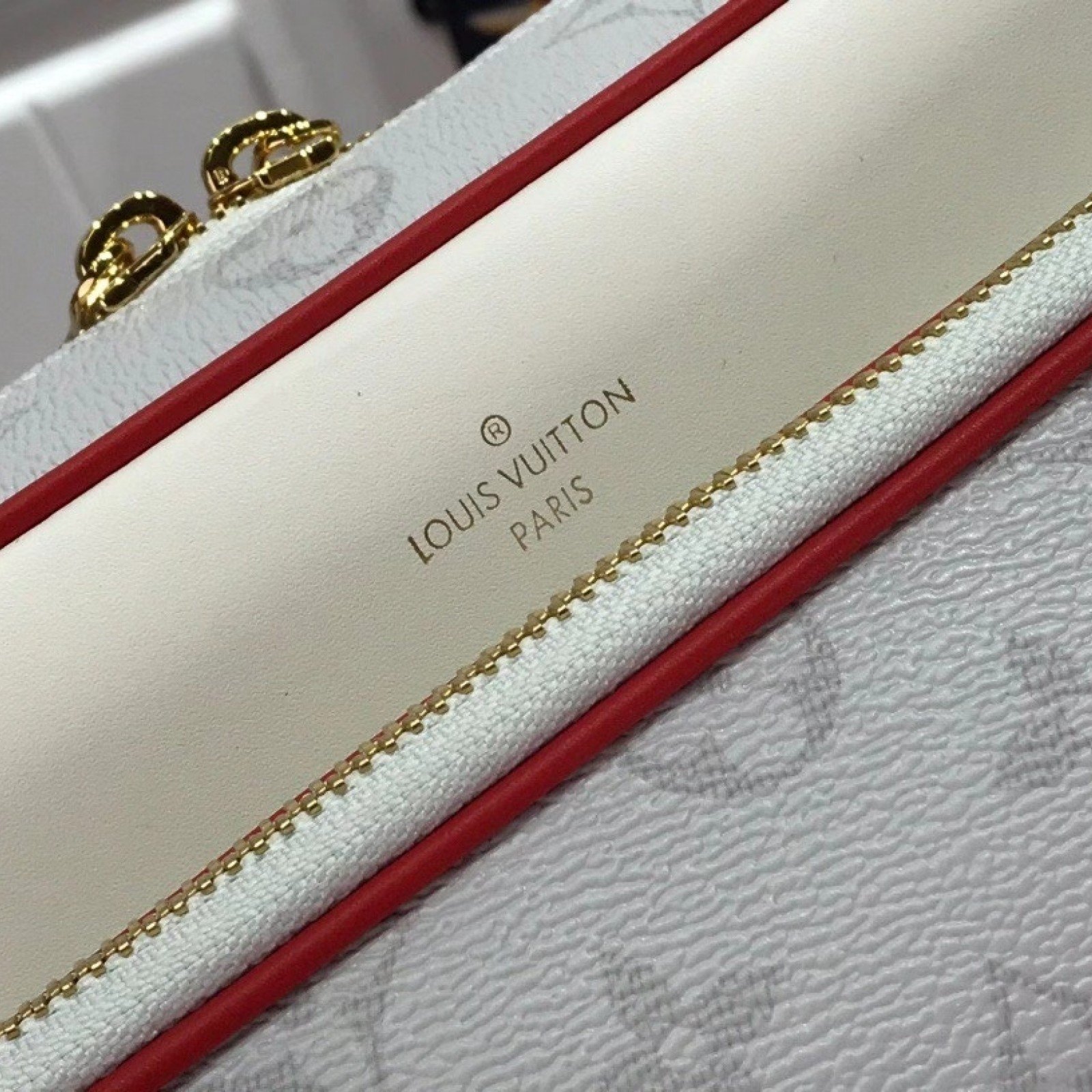LV Shoulder bag M85141
