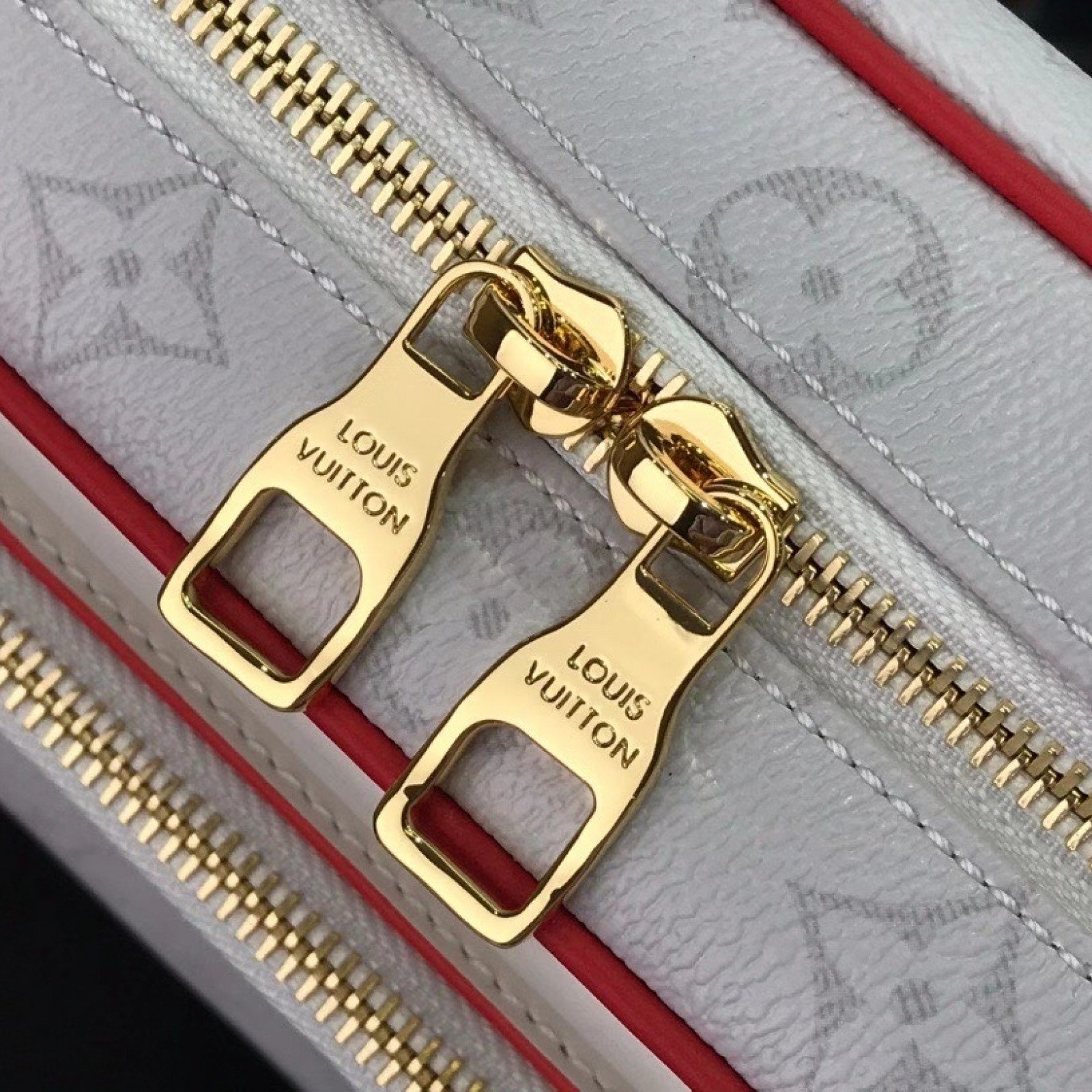 LV Shoulder bag M85141