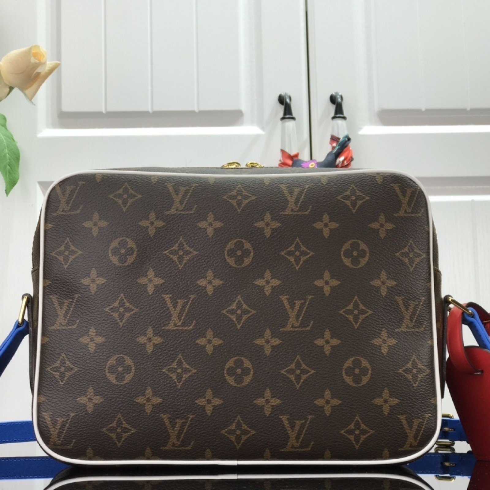 LV Shoulder bag M85141