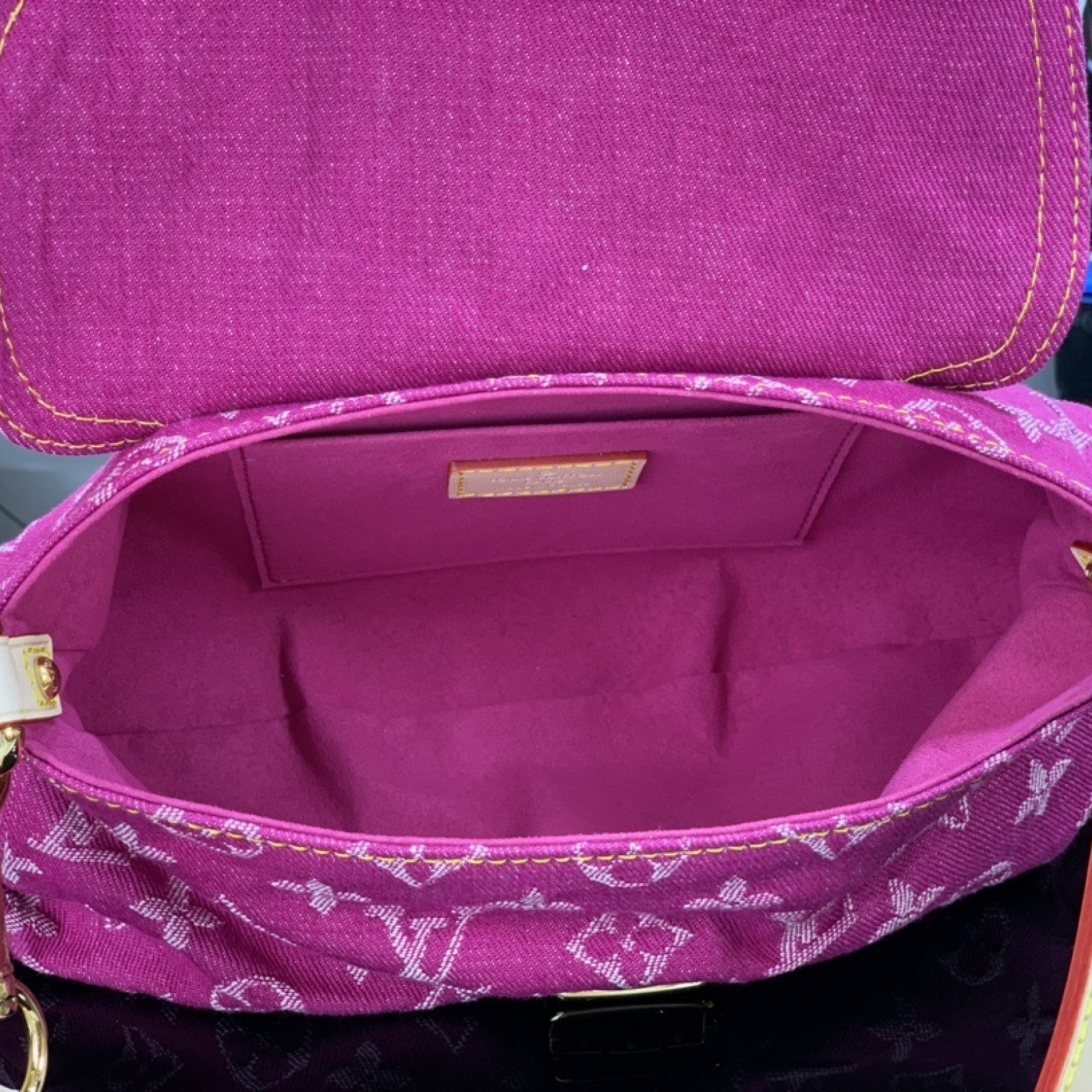 LV Shoulder bag M95050S