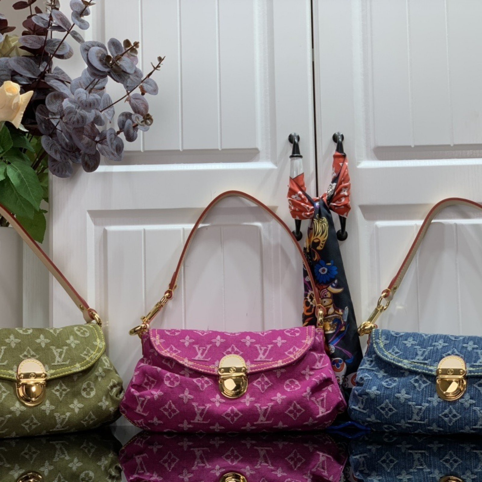 LV Shoulder bag M95050S