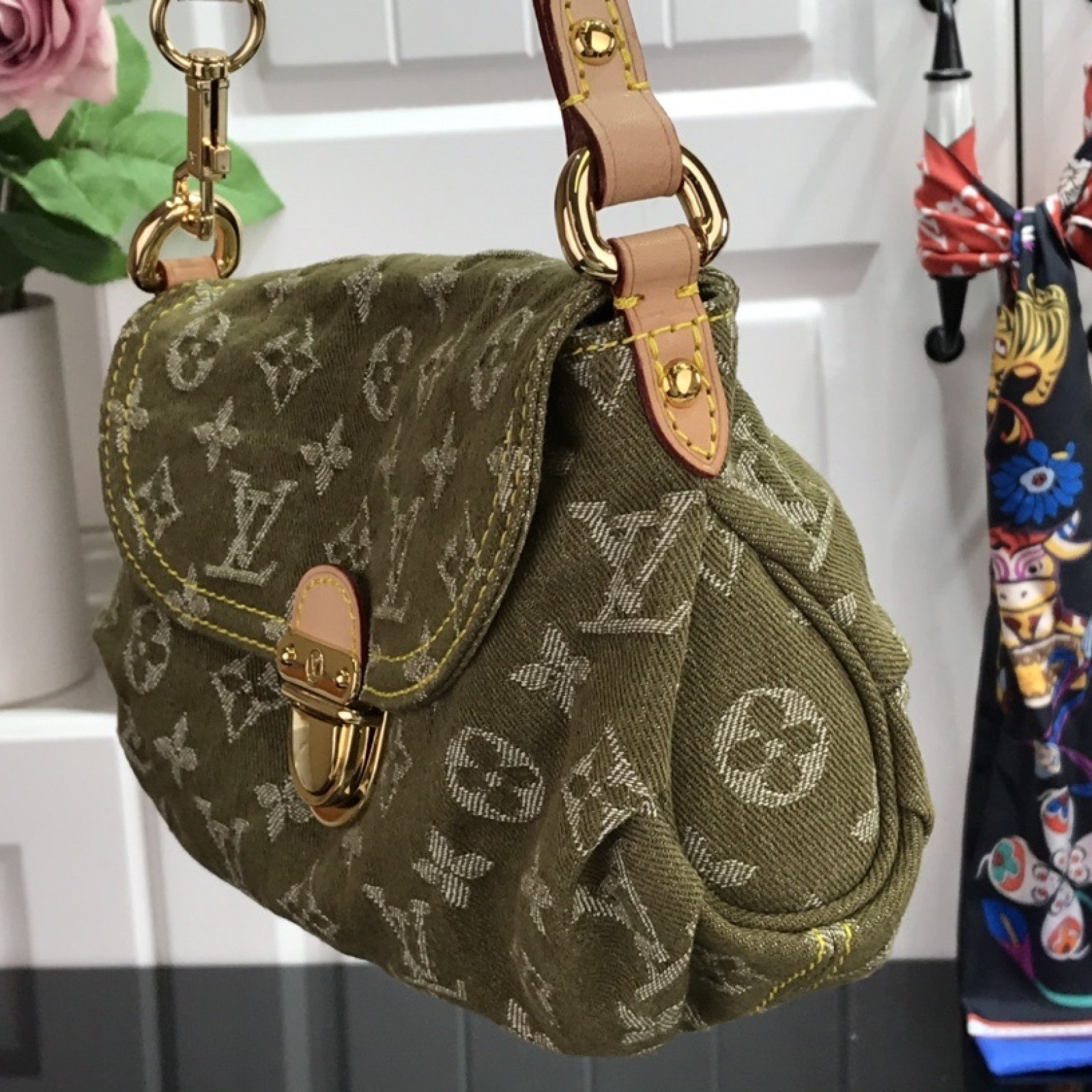 LV Shoulder bag M95050S