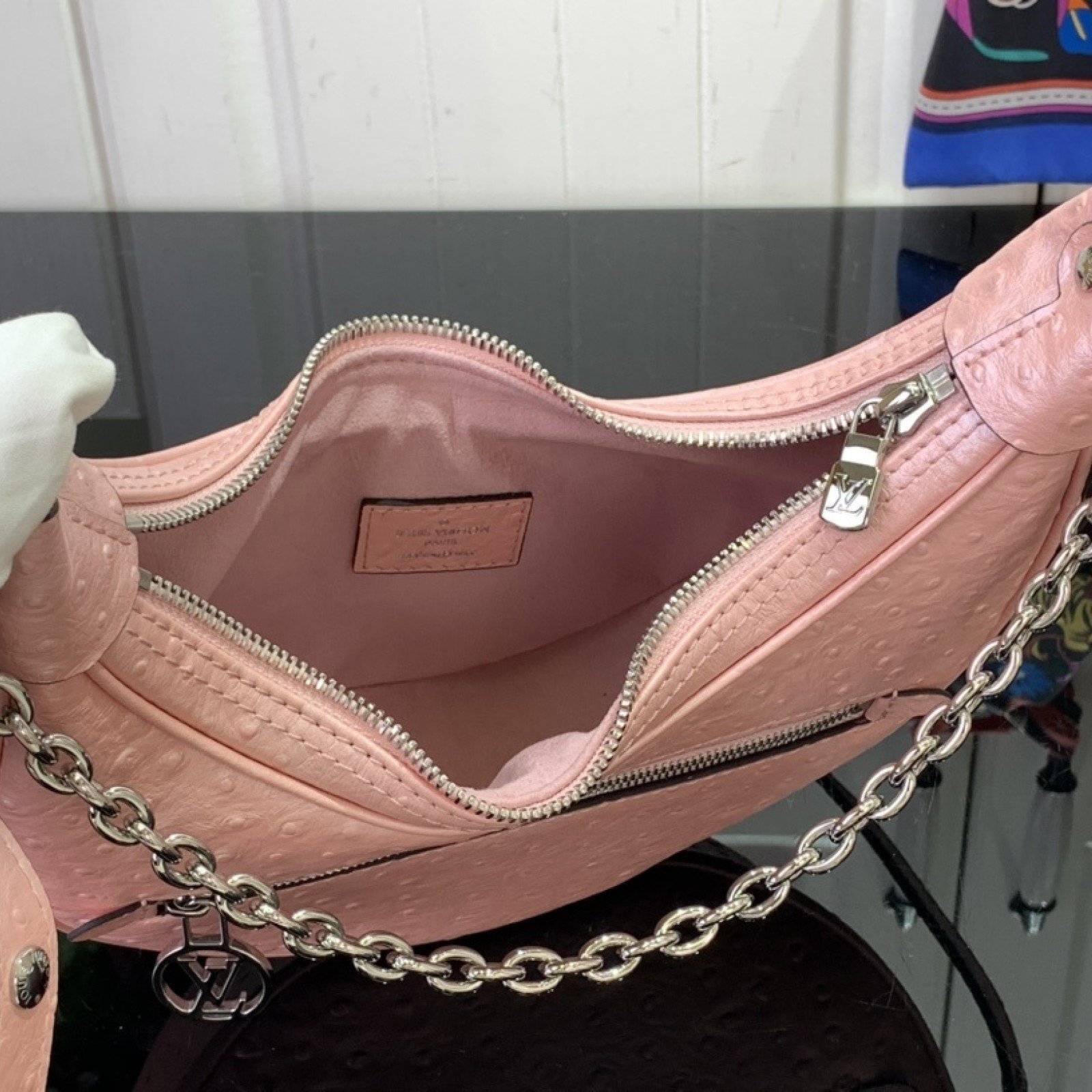LV Shoulder bag N85900