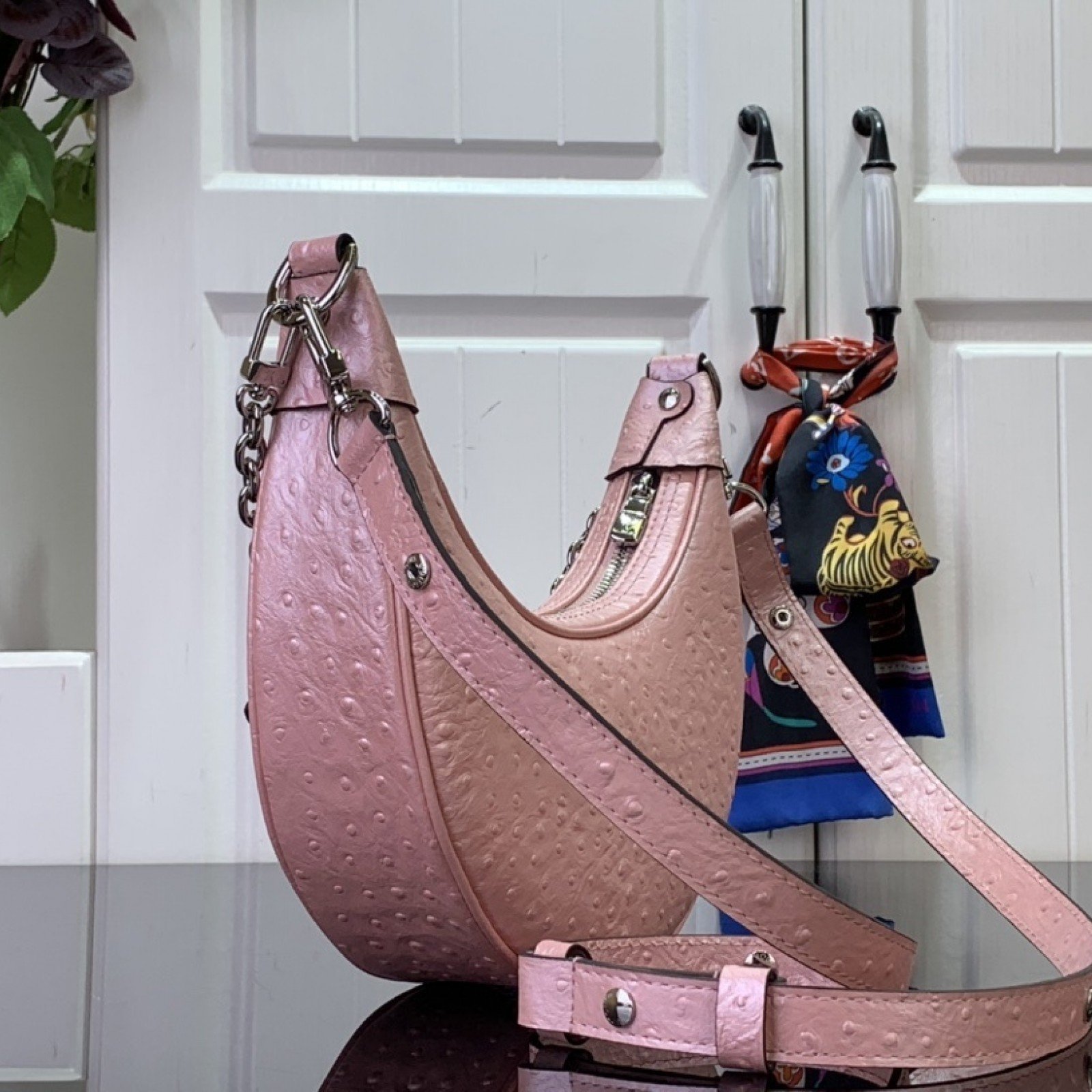 LV Shoulder bag N85900