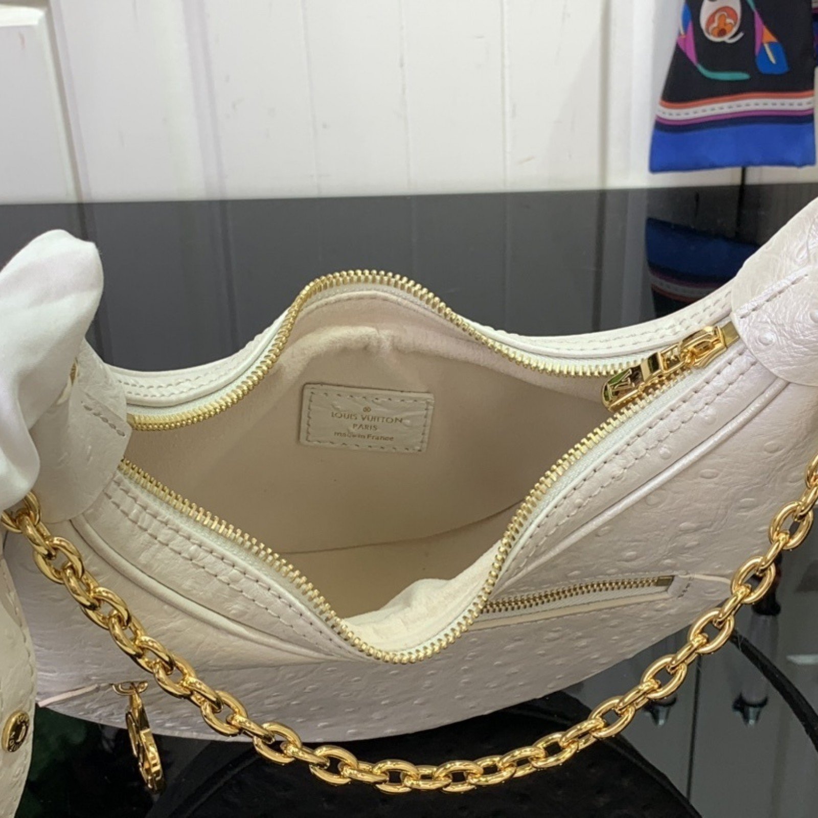 LV Shoulder bag N85900