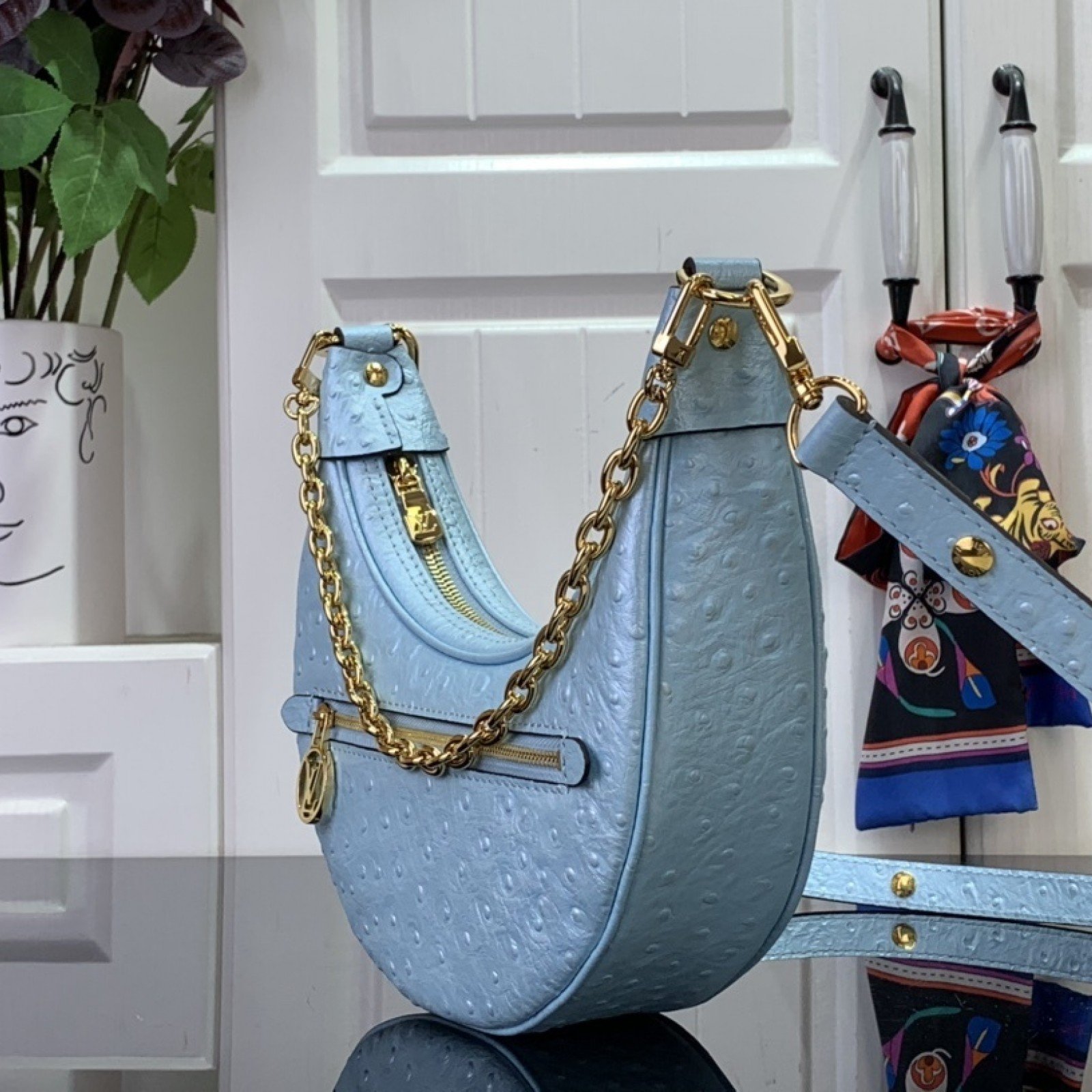 LV Shoulder bag N85900