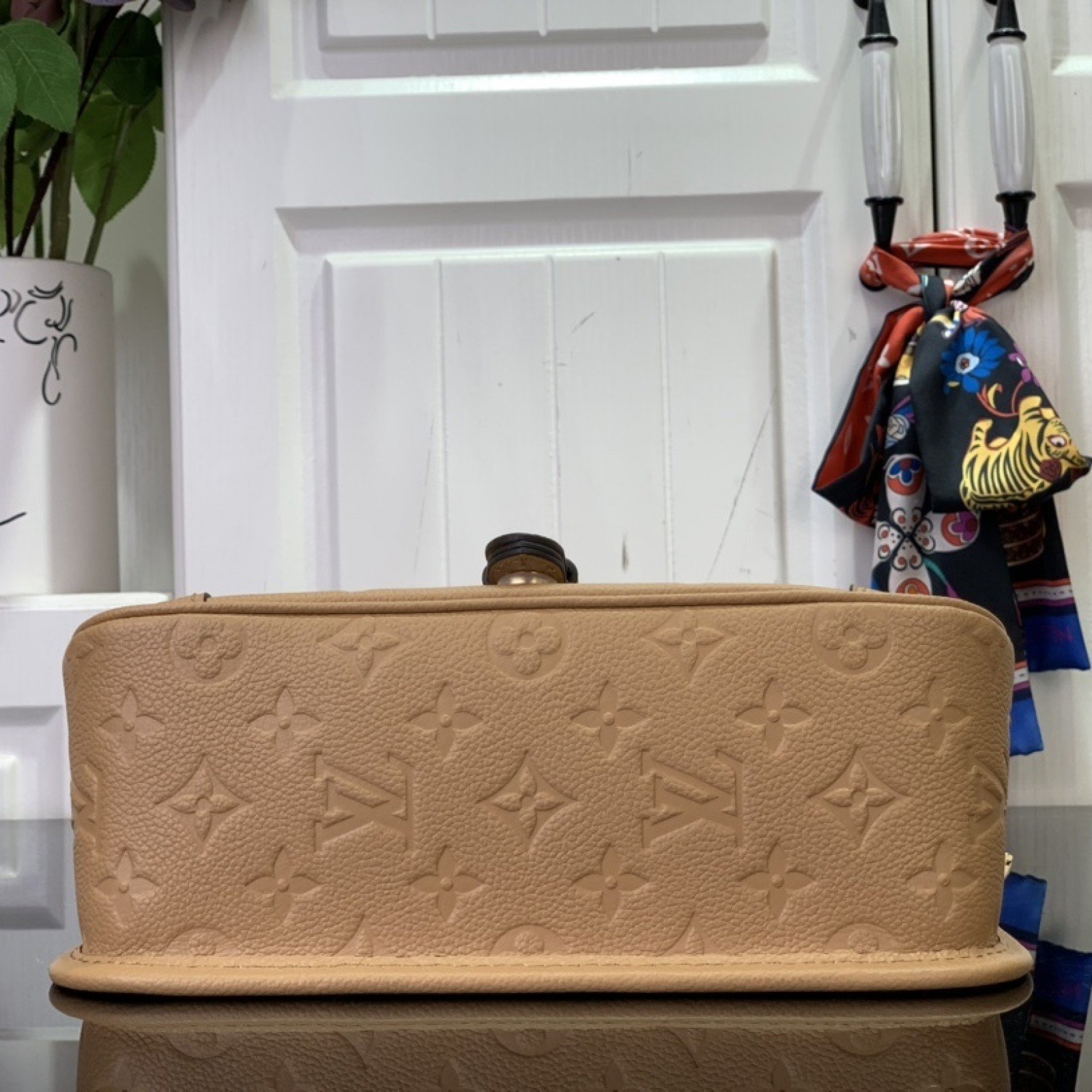 LV Shoulder bag m11817