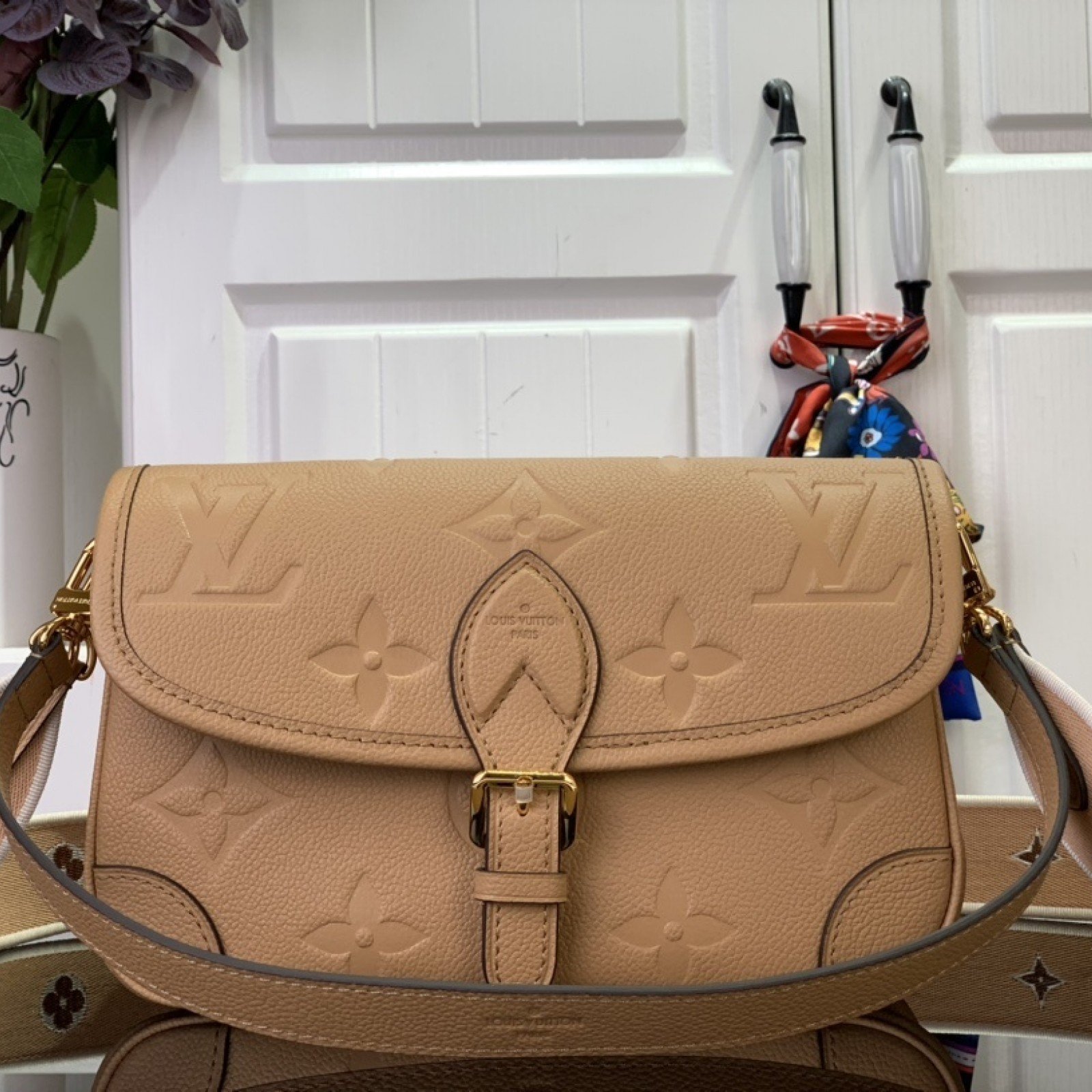 LV Shoulder bag m11817