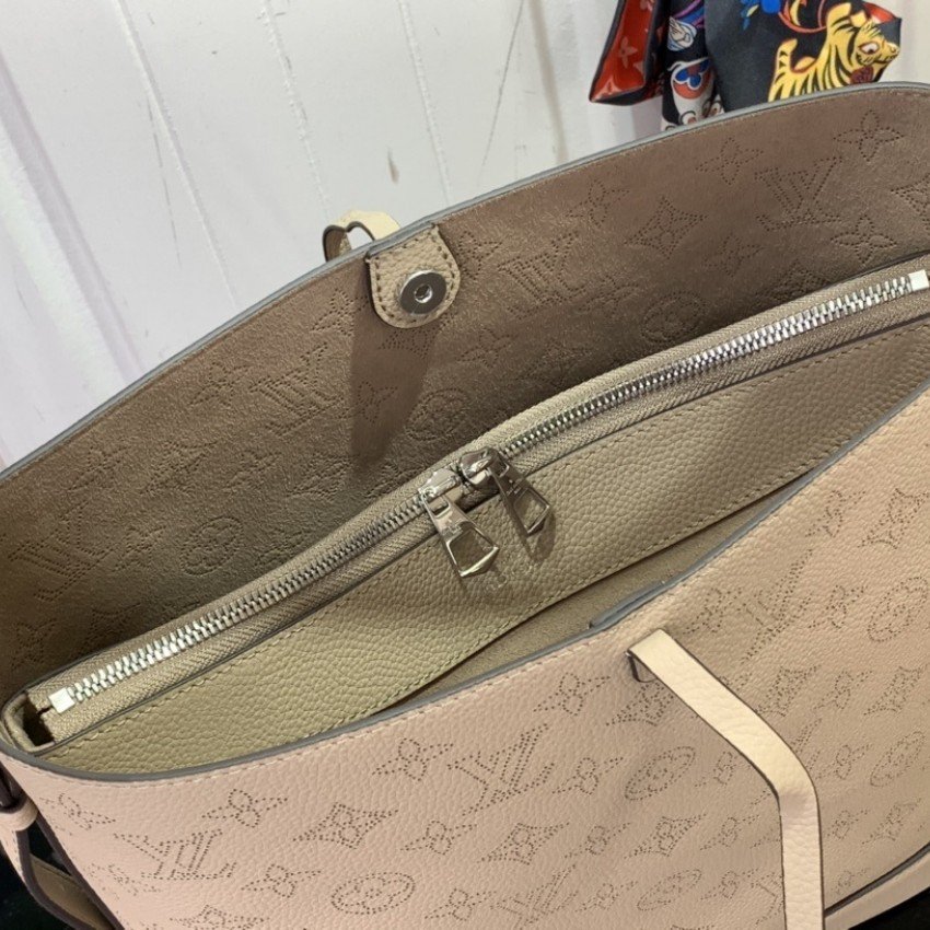 LV Shoulder bag m12139
