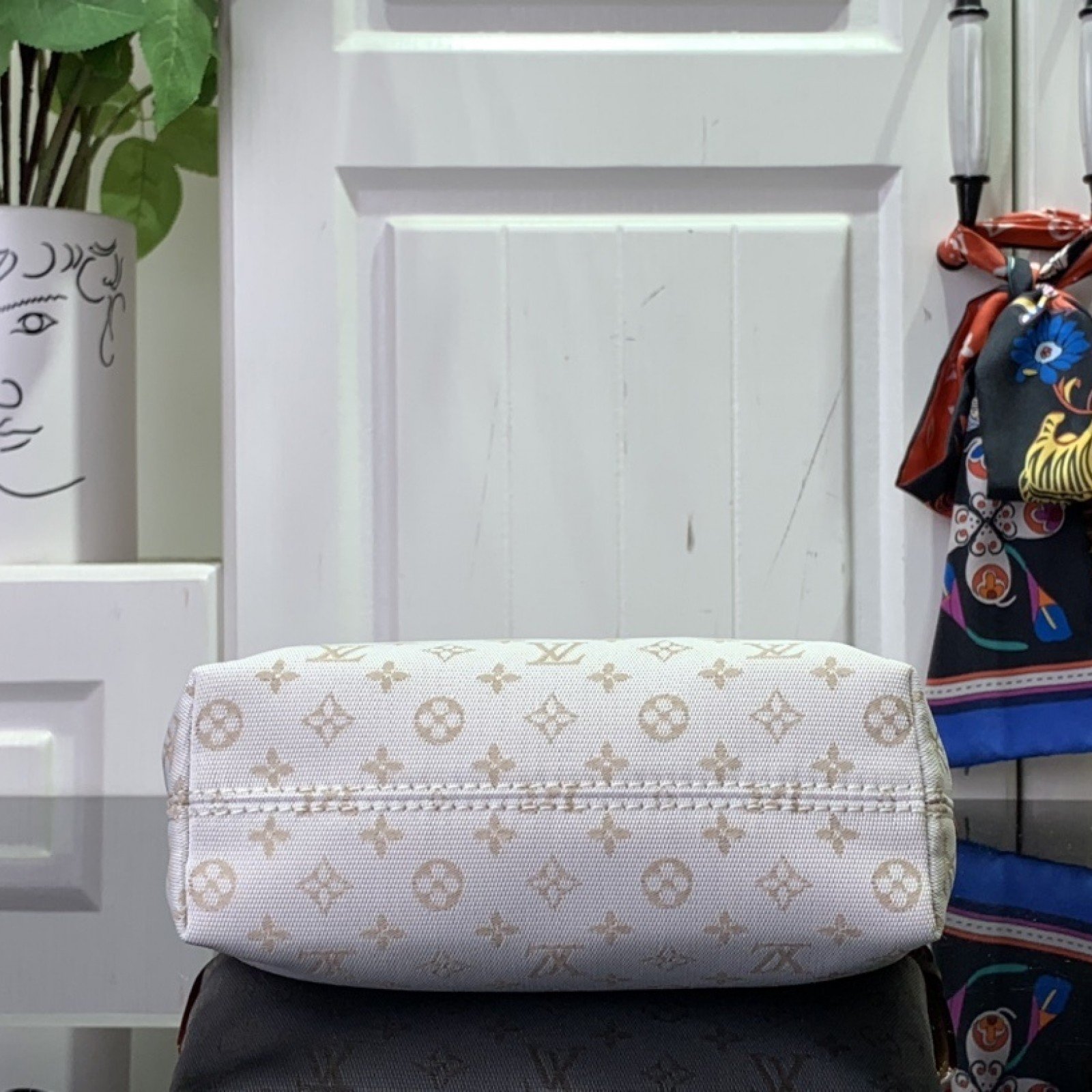 LV Shoulder bag m12433