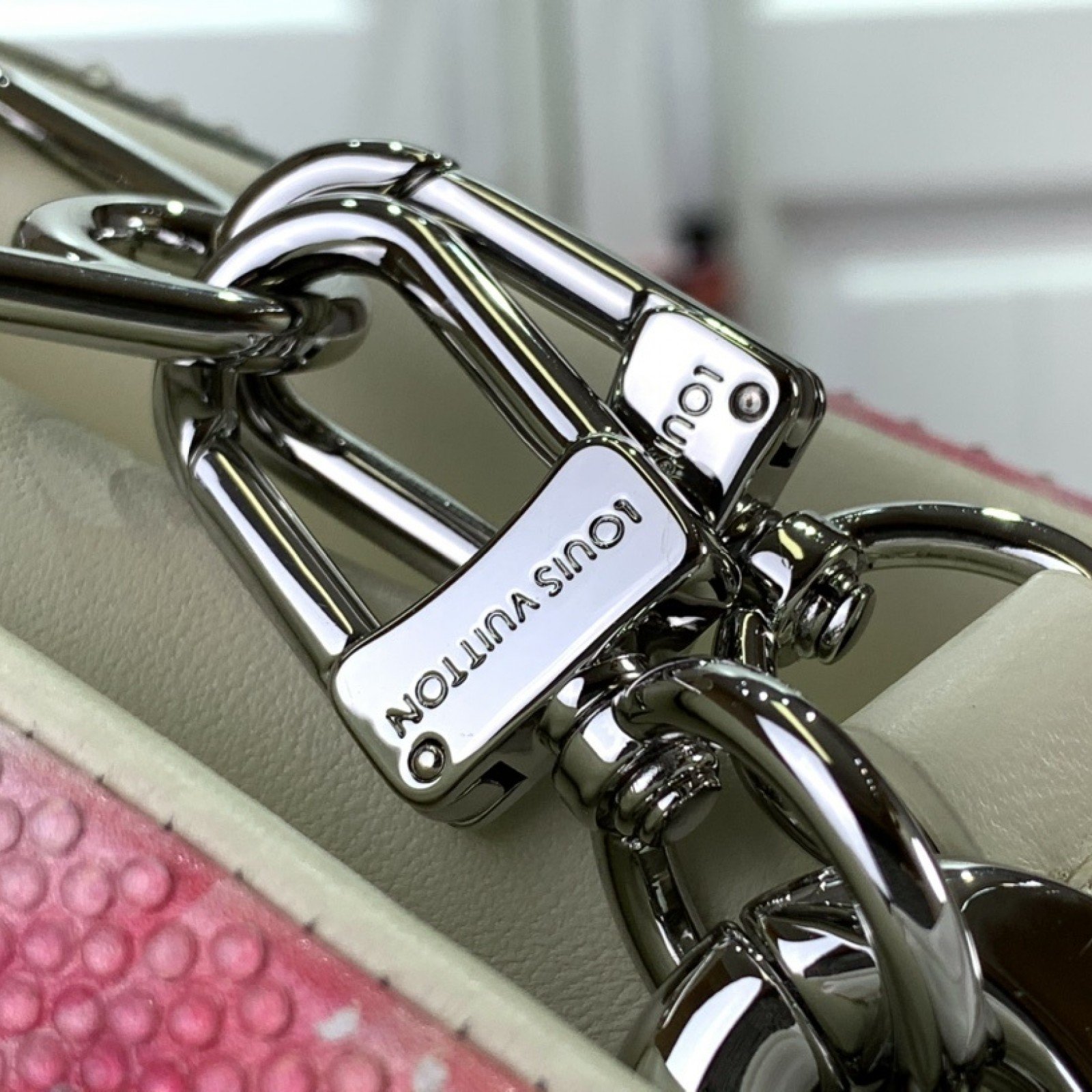 LV Shoulder bag m21157
