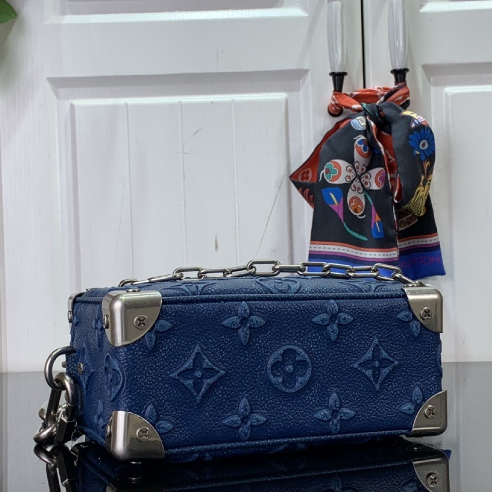 LV Shoulder bag m21368