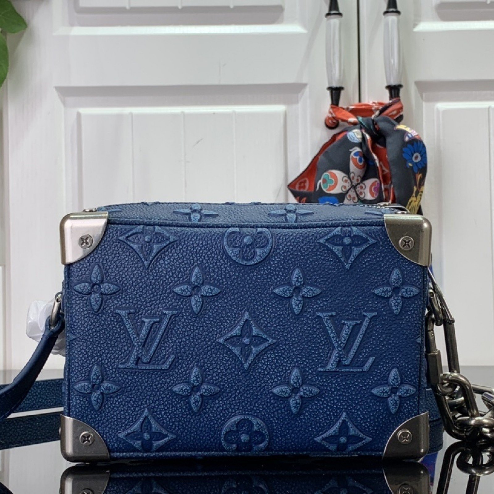 LV Shoulder bag m21368