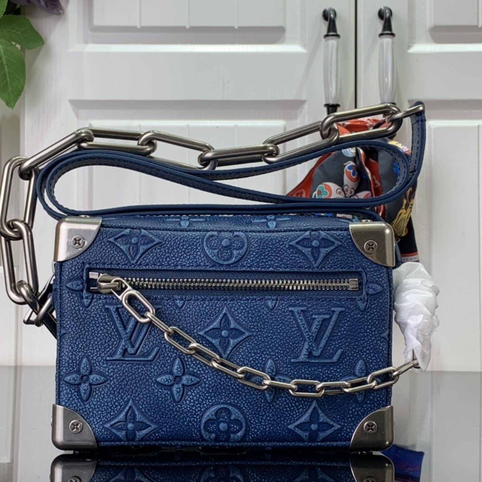 LV Shoulder bag m21368