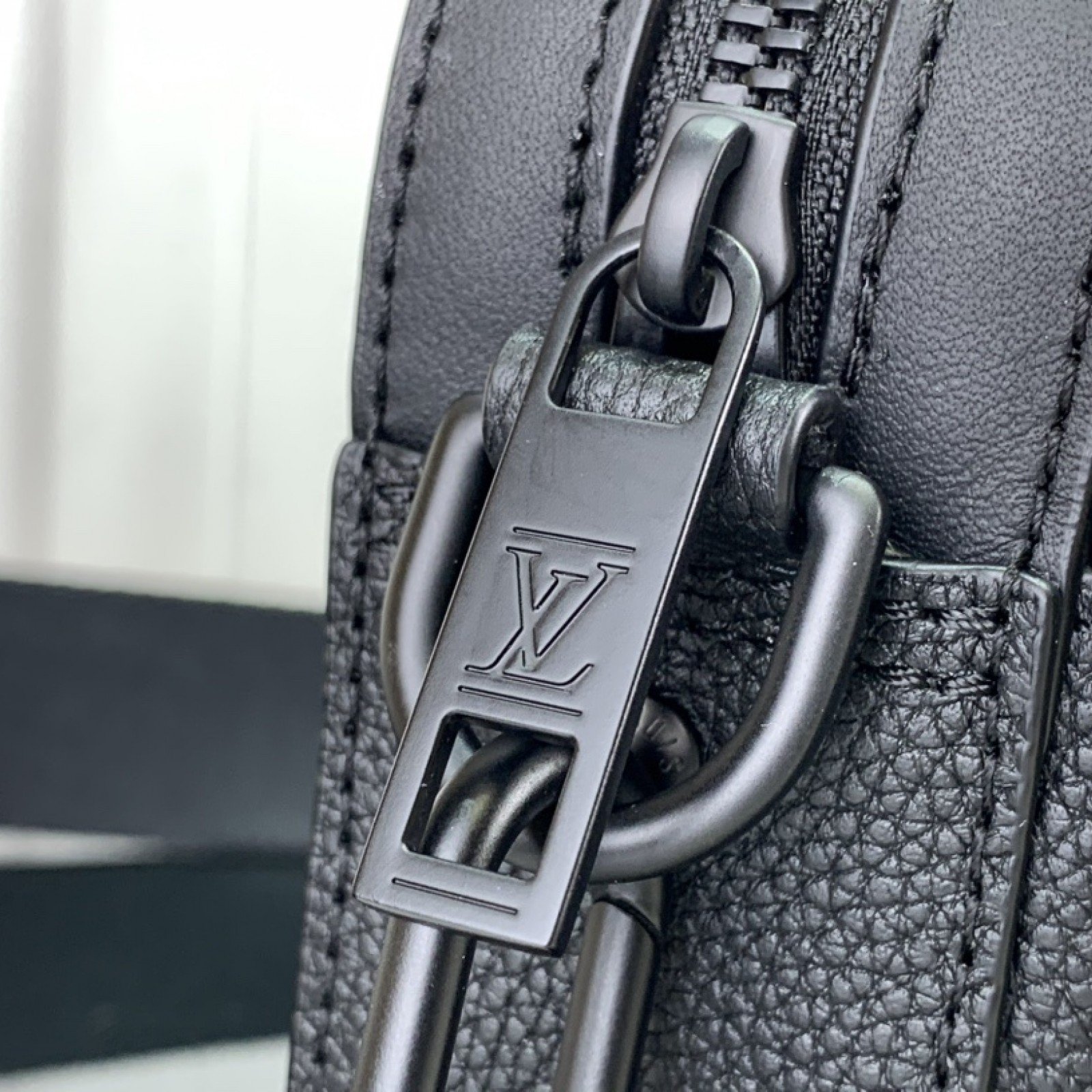 LV Shoulder bag m22482