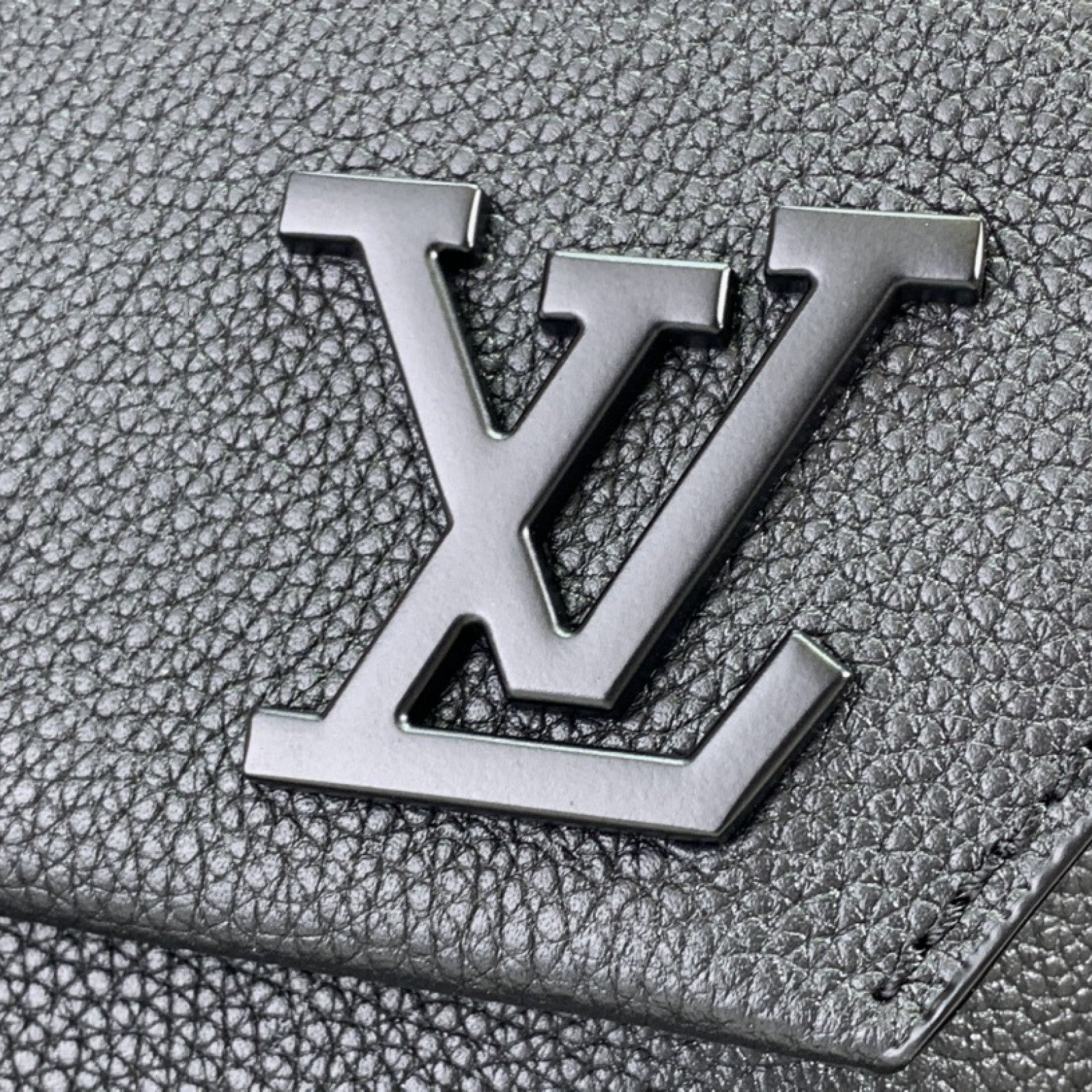 LV Shoulder bag m22482
