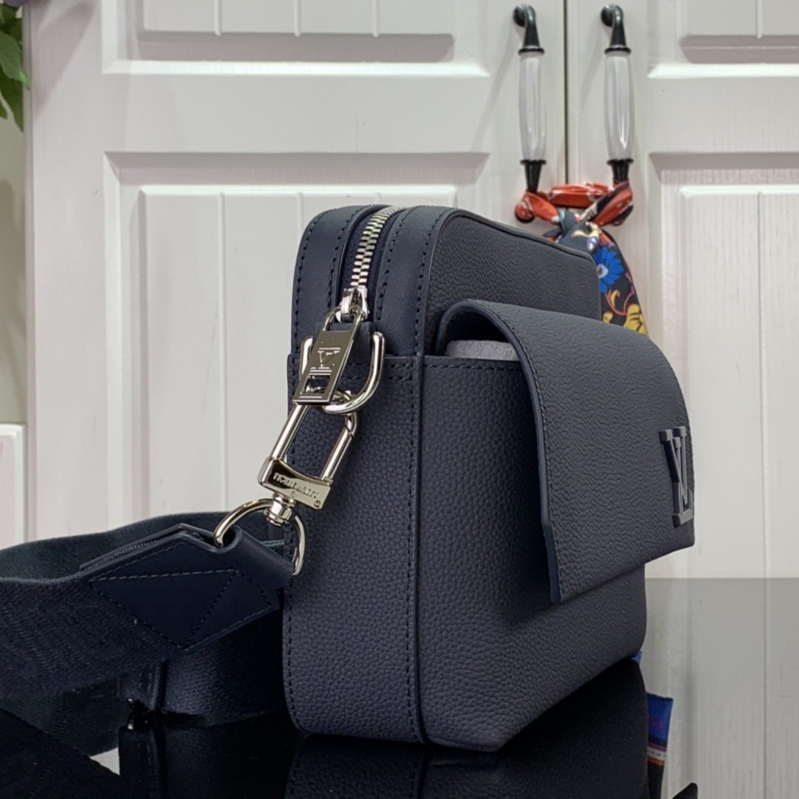 LV Shoulder bag m22482