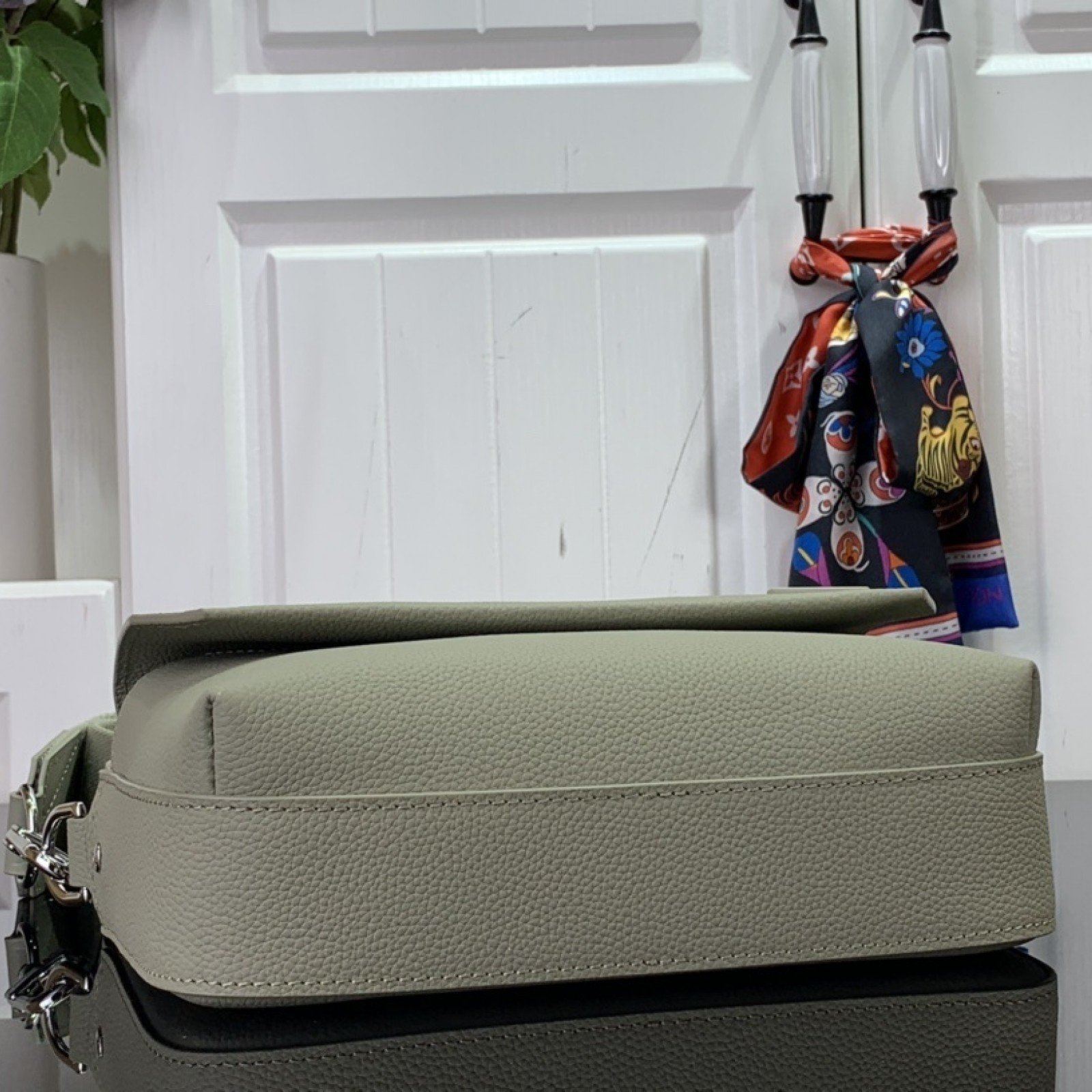 LV Shoulder bag m22482