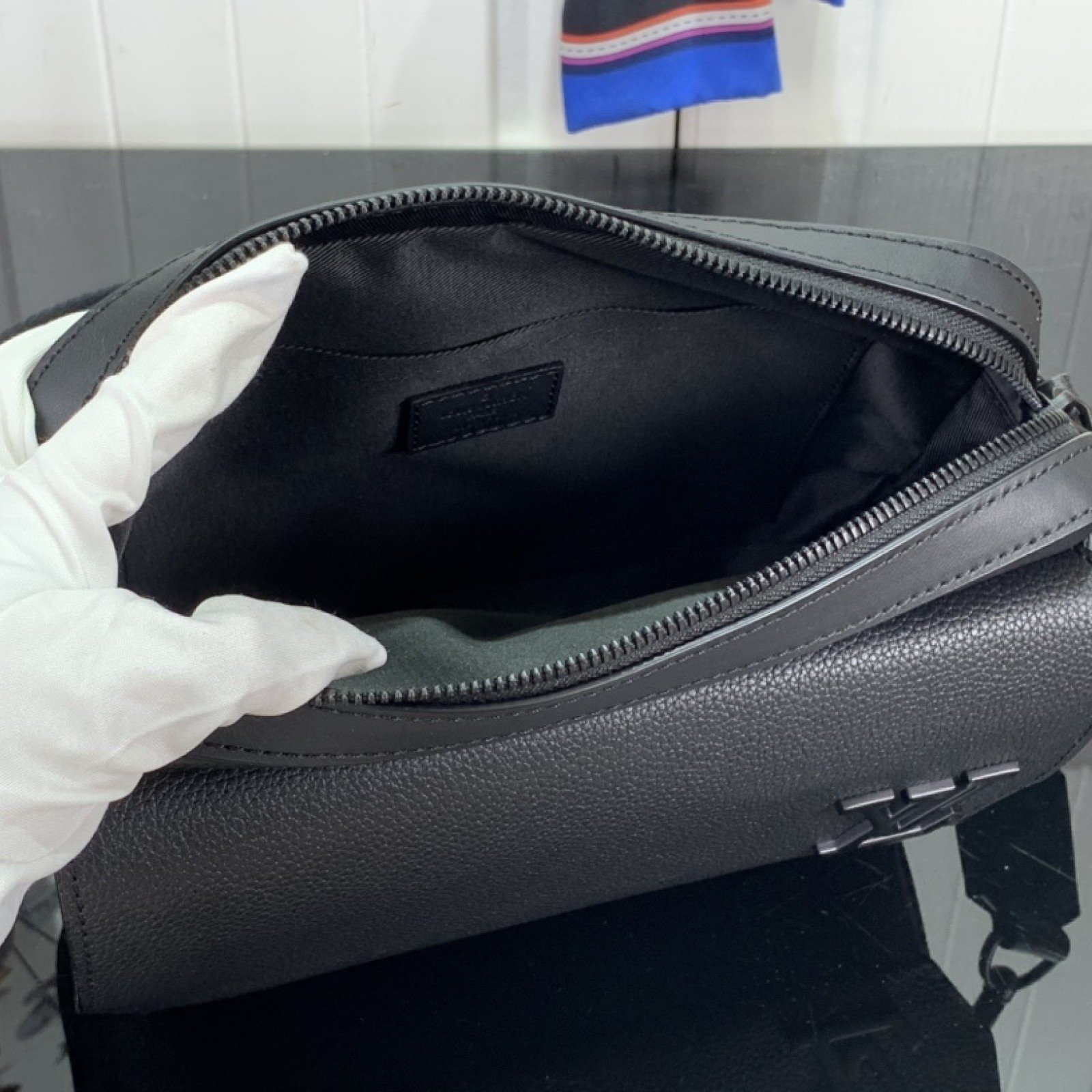 LV Shoulder bag m22482