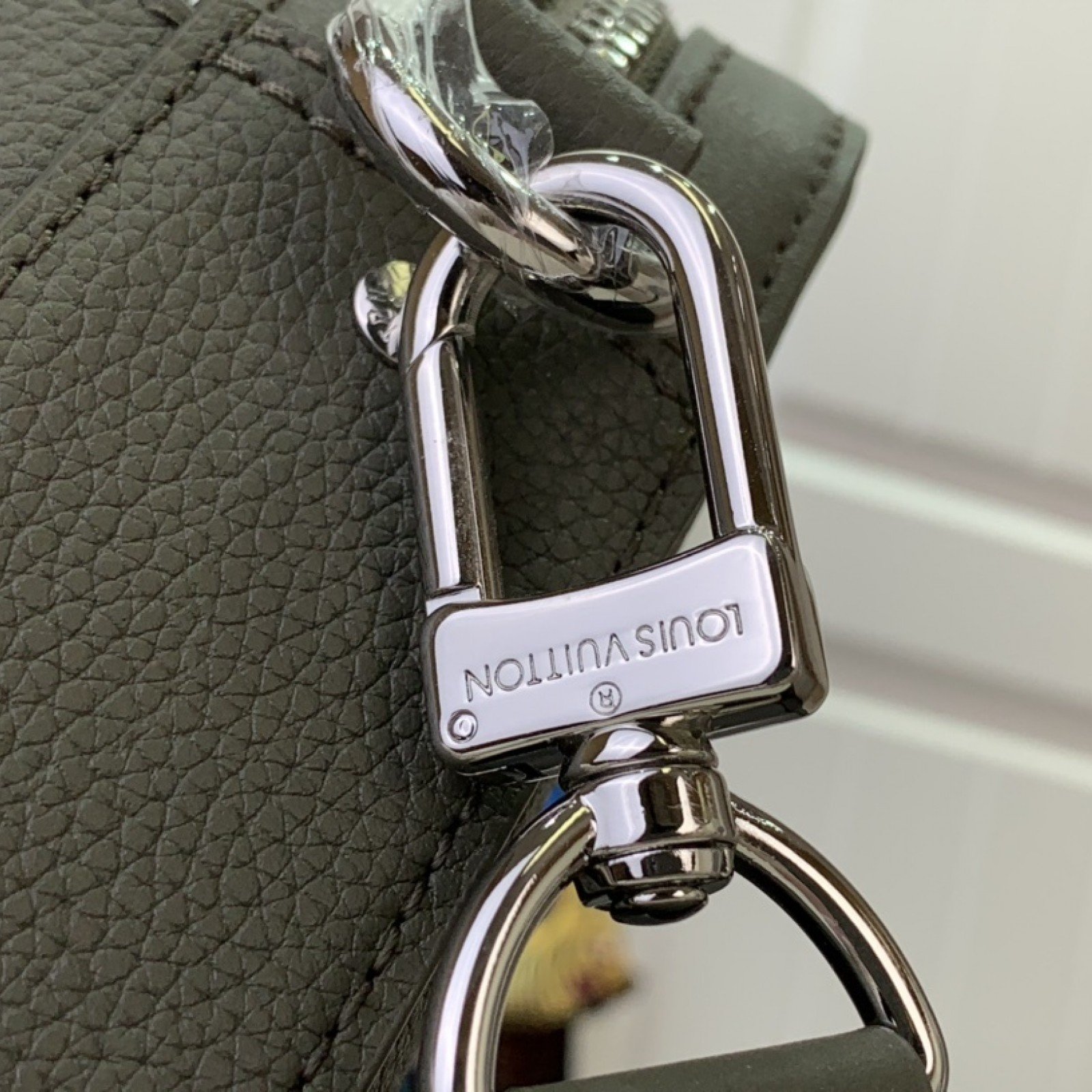 LV Shoulder bag m22611