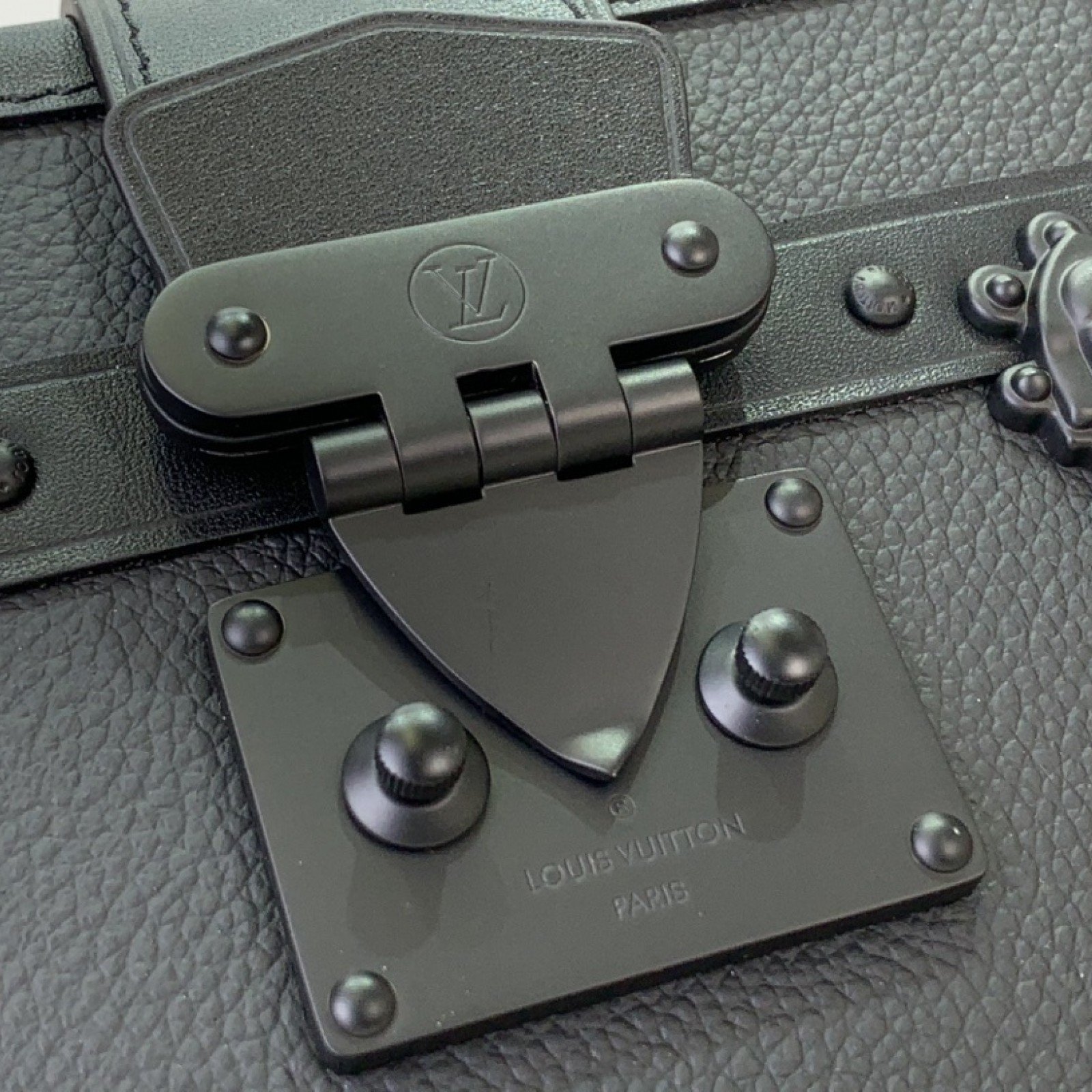 LV Shoulder bag m24303