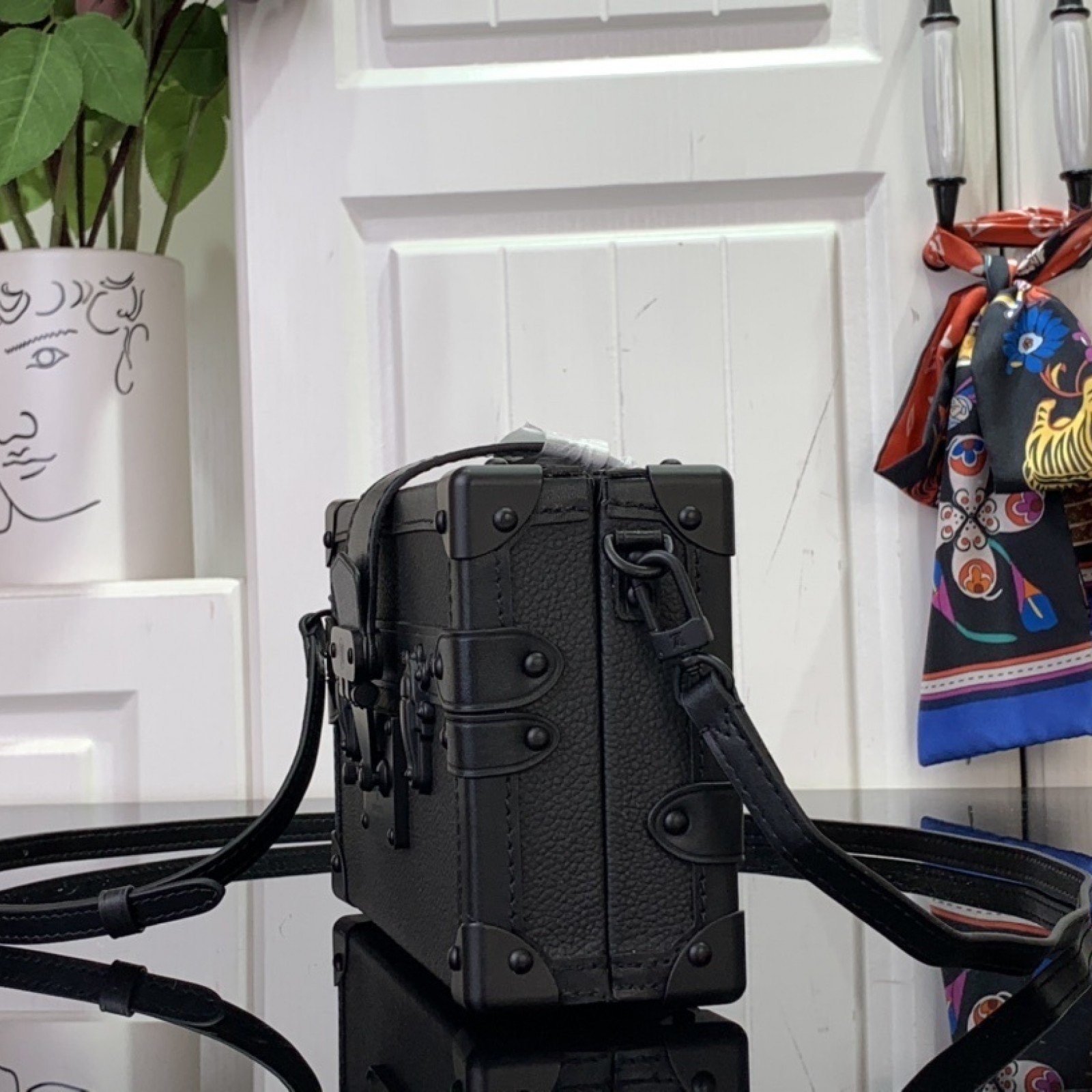 LV Shoulder bag m24303
