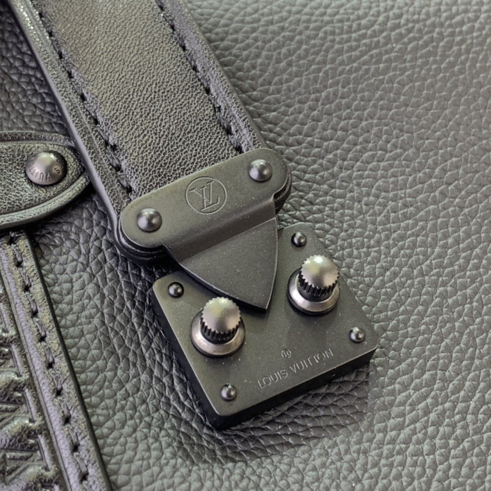 LV Shoulder bag m24309