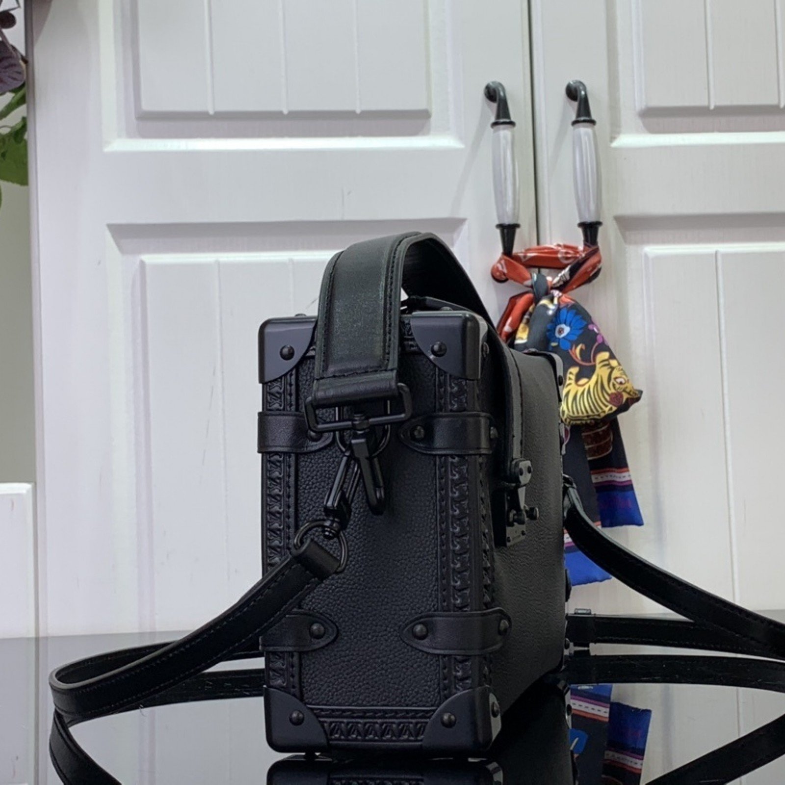 LV Shoulder bag m24309