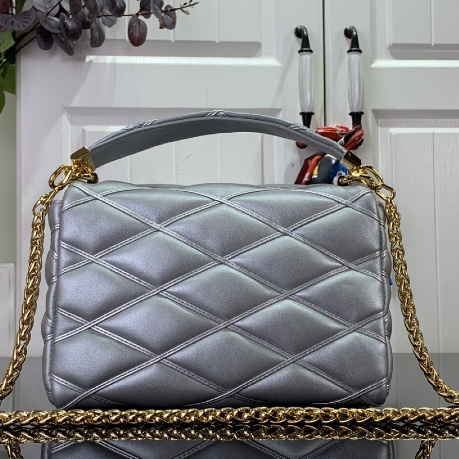 LV Shoulder bag m25107