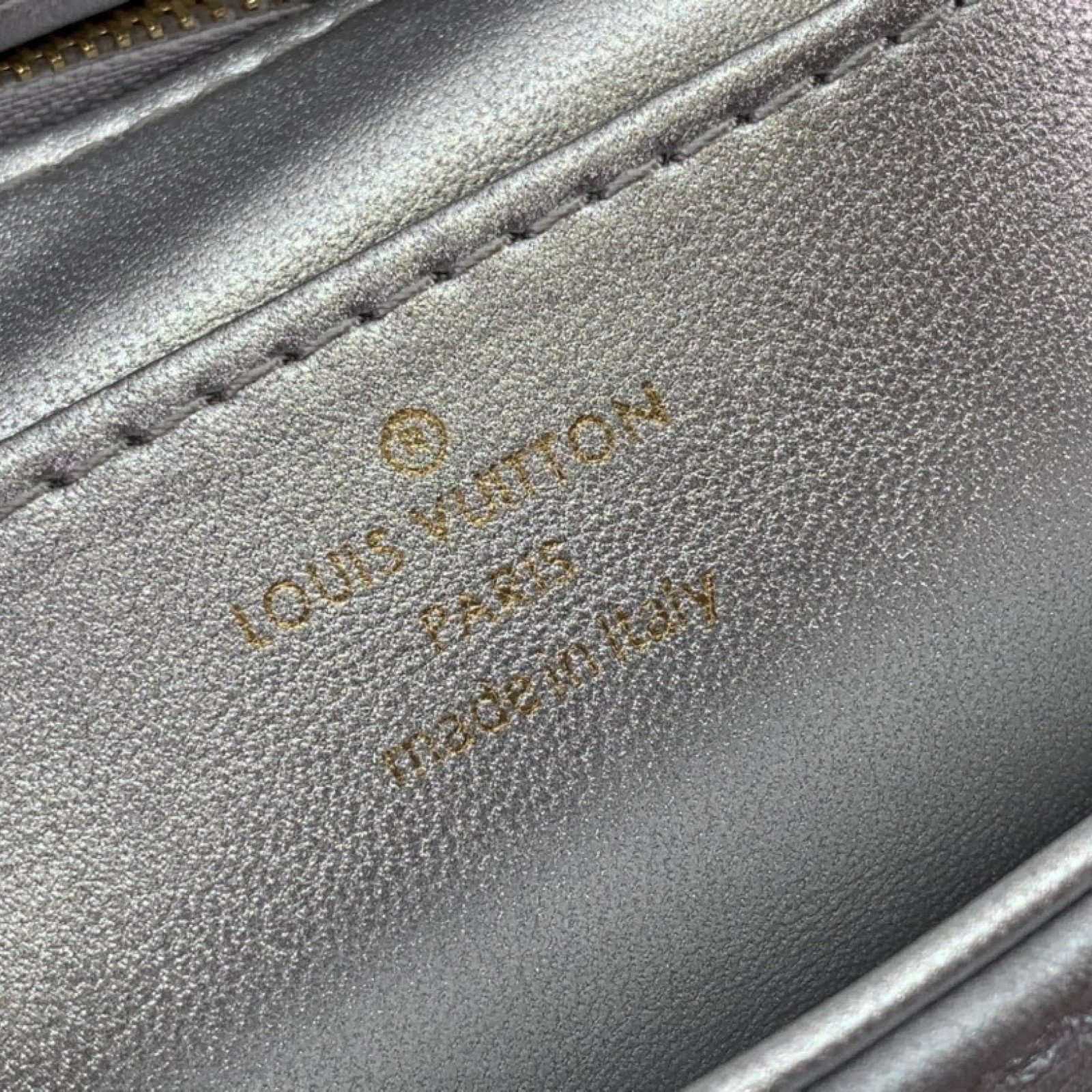 LV Shoulder bag m25107