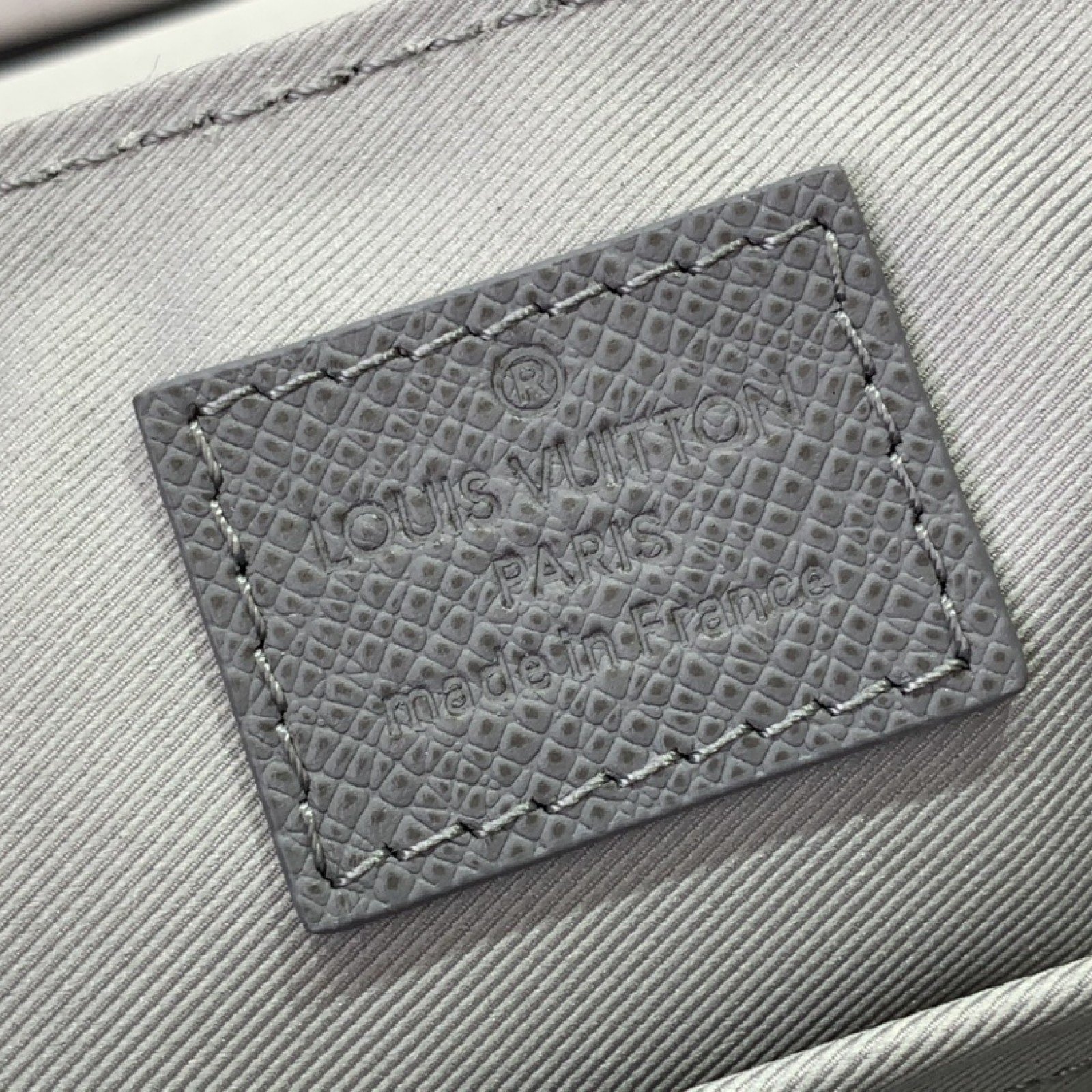 LV Shoulder bag m30850
