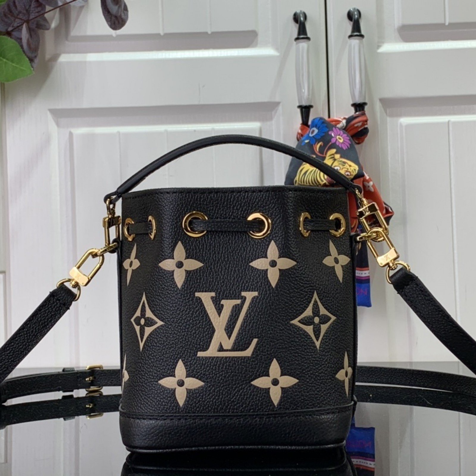 LV Shoulder bag m46291