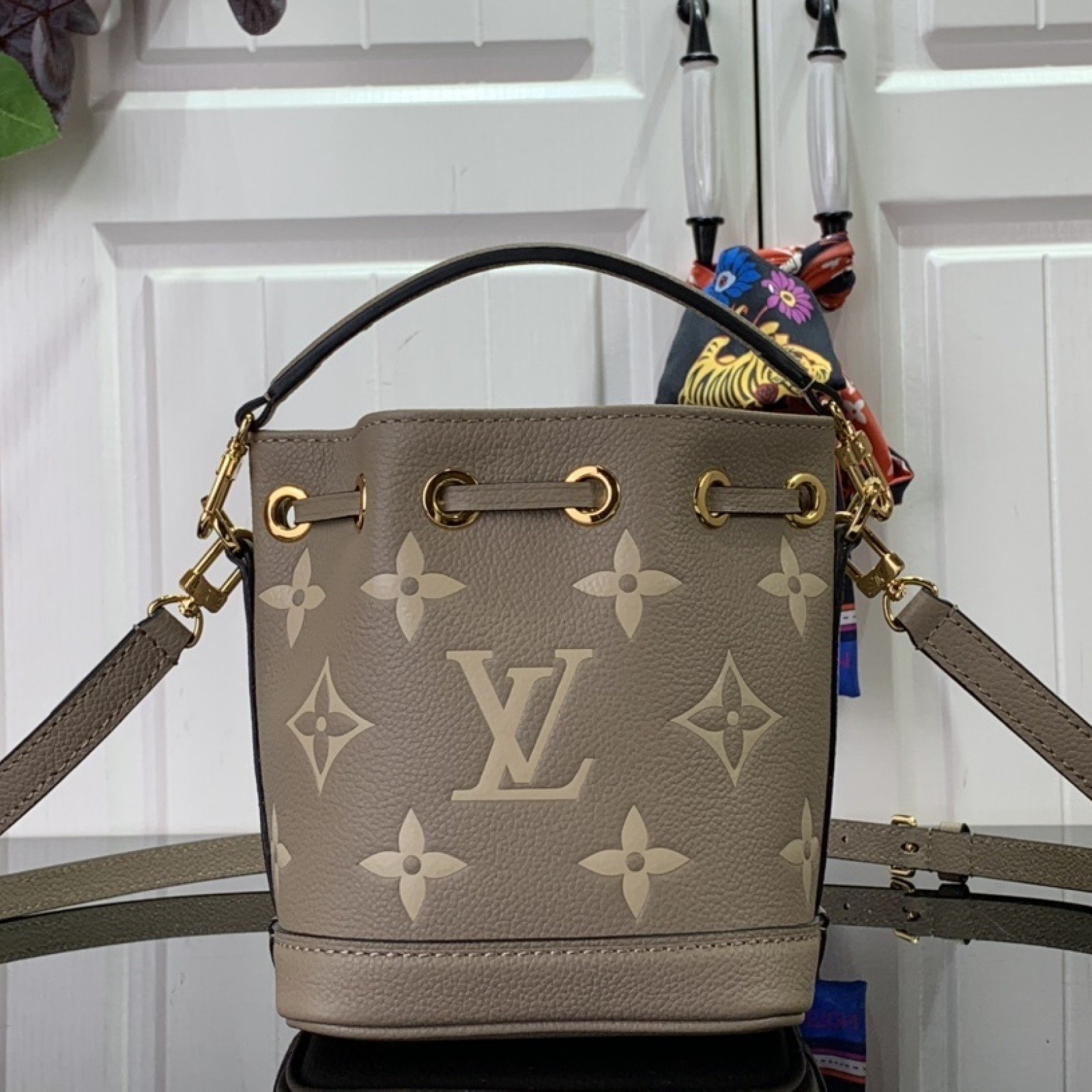 LV Shoulder bag m46291
