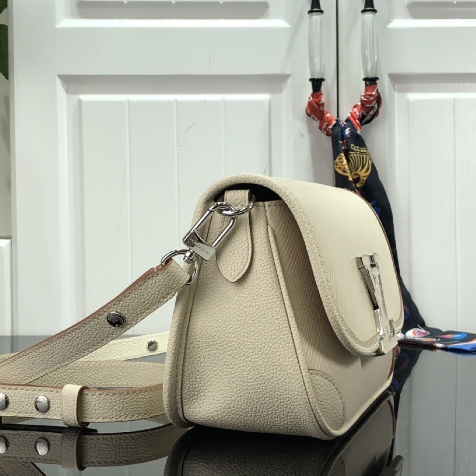LV Shoulder bag m59386M